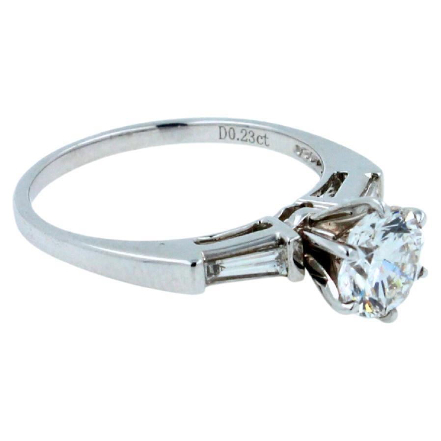 1.00 Carat Round Shape Brilliant Cut Diamond 18k White Gold Baguette Sides Ring