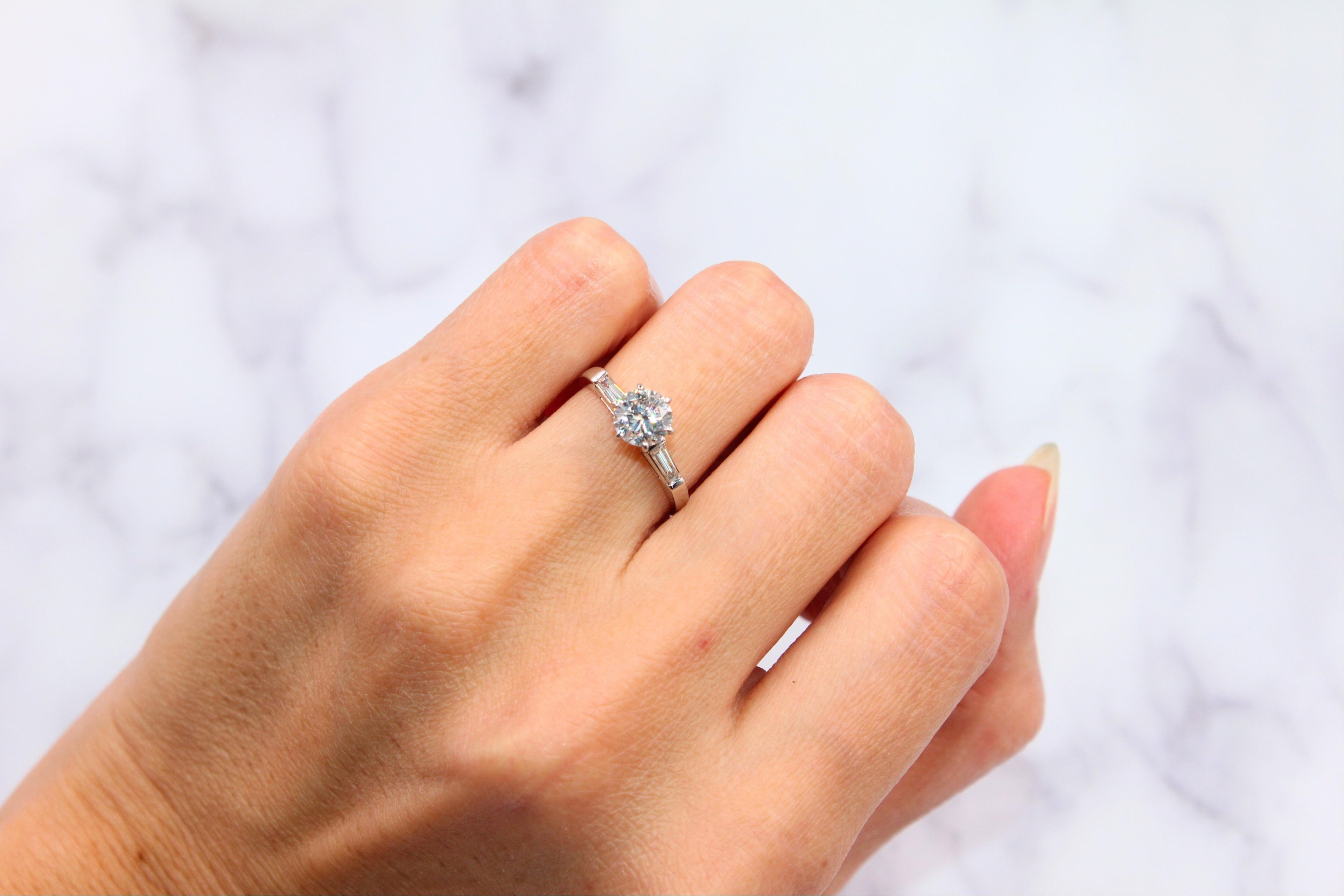 1.00 Carat Round Shape Brilliant Cut Diamond 18k White Gold Baguette Sides Ring