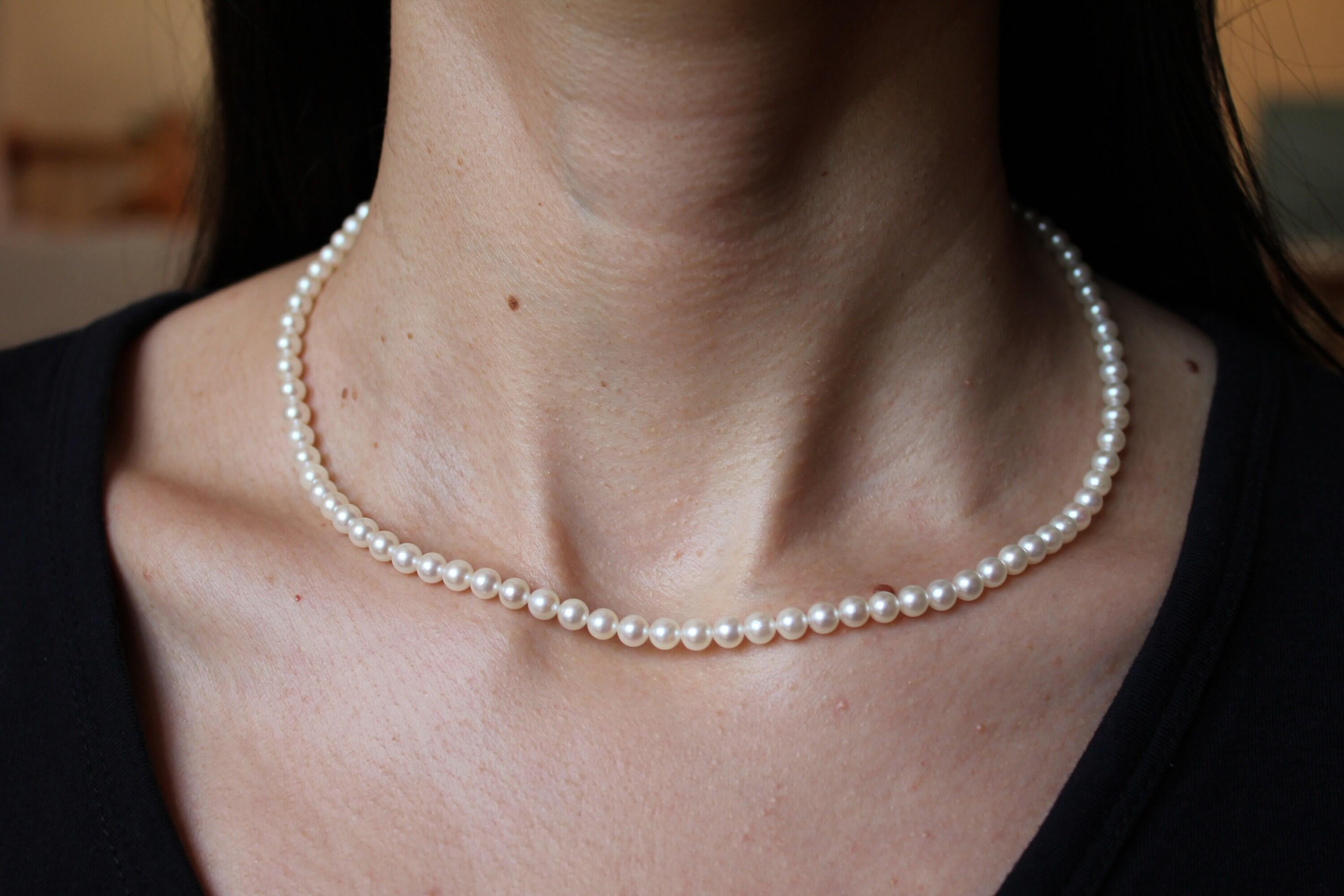 14 Karat Yellow Gold White Akoya Pearl Bead Layer Dainty Classic Beautiful White