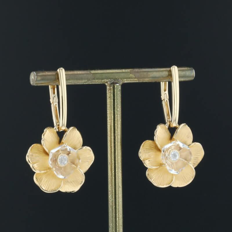 Carrera y Carrera Gardenia gold & rock crystals & diamonds 18K Gold earrings