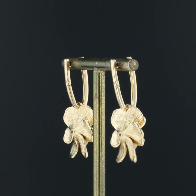 Carrera y Carrera Gardenia gold & rock crystals & diamonds 18K Gold earrings