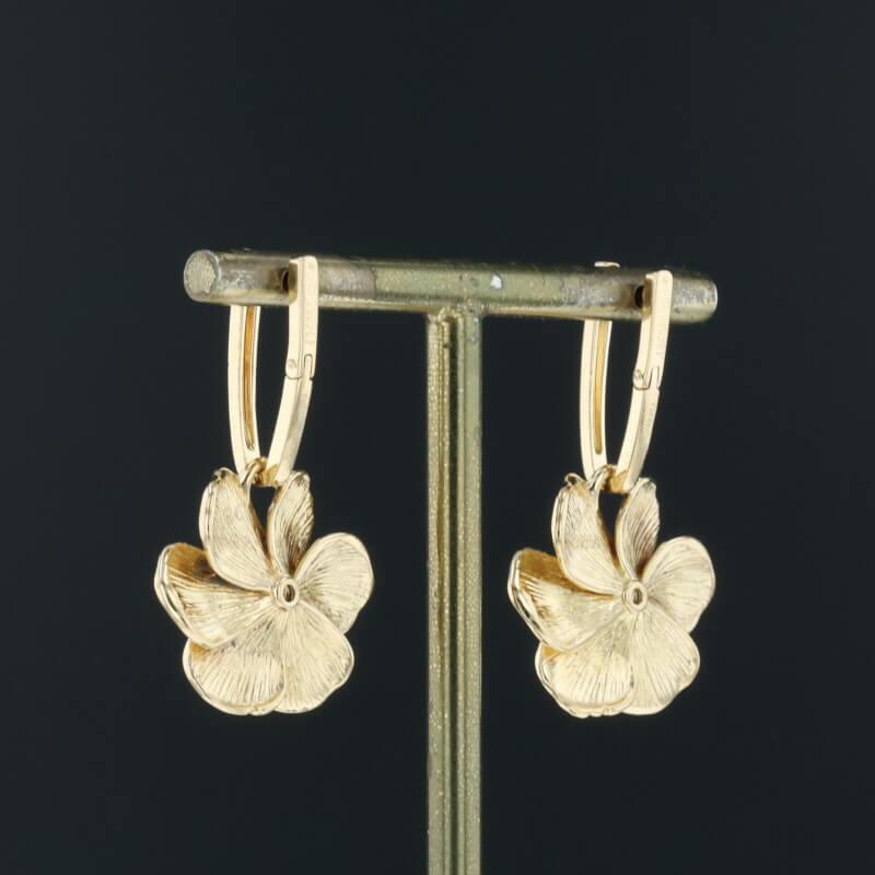 Carrera y Carrera Gardenia gold & rock crystals & diamonds 18K Gold earrings