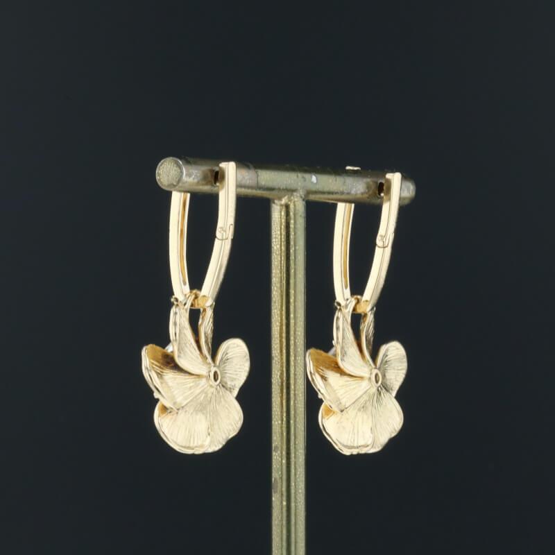 Carrera y Carrera Gardenia gold & rock crystals & diamonds 18K Gold earrings