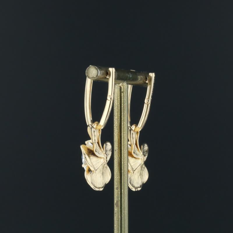 Carrera y Carrera Gardenia gold & rock crystals & diamonds 18K Gold earrings