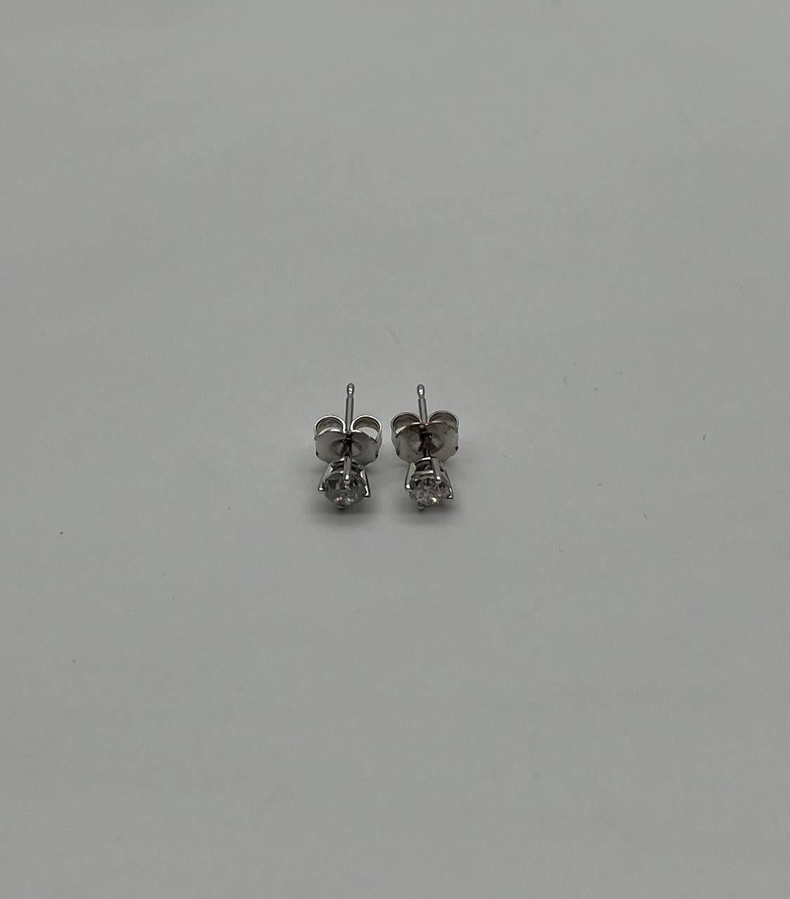 Classic Small Diamond Round Shape Brilliant Cut 14K White Gold Stud Earrings
