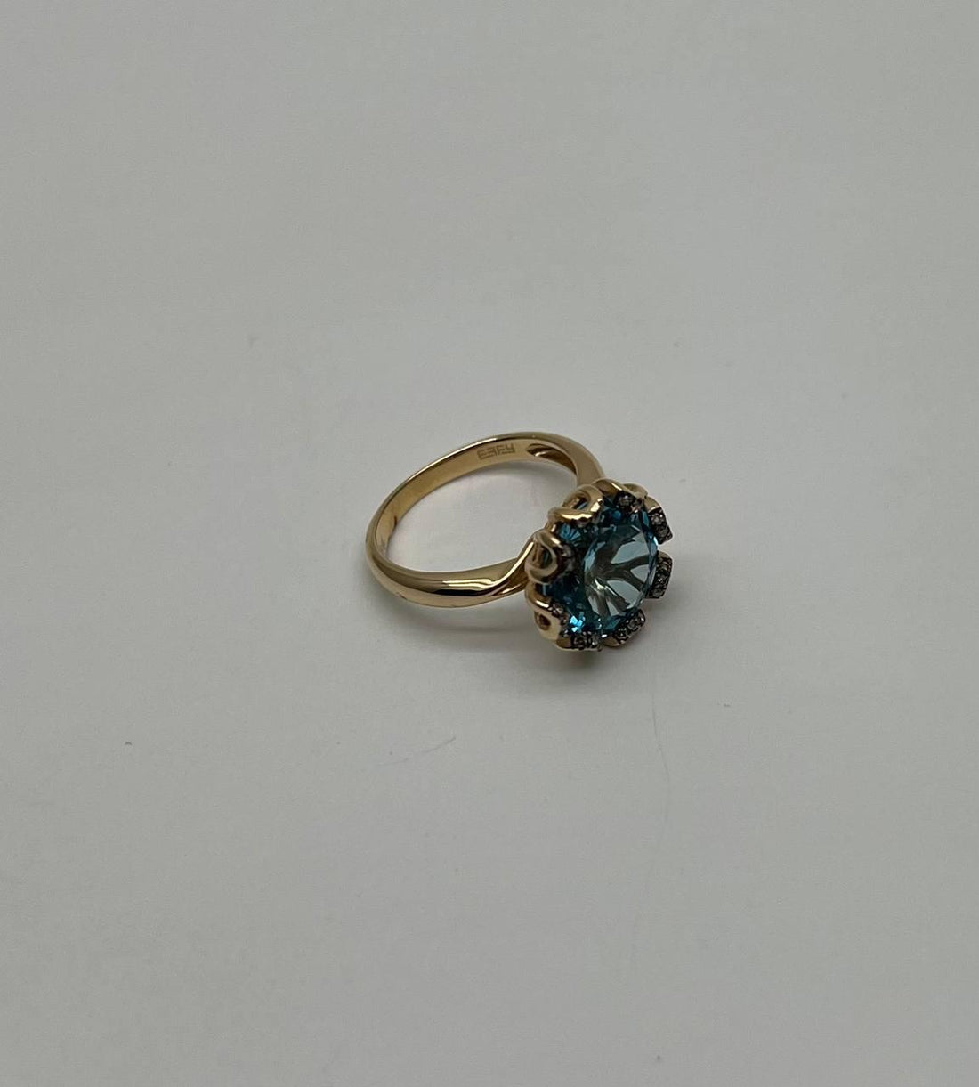 Round Swiss Blue Topaz Floral Flower Setting 14K Yellow Gold Diamonds Ring