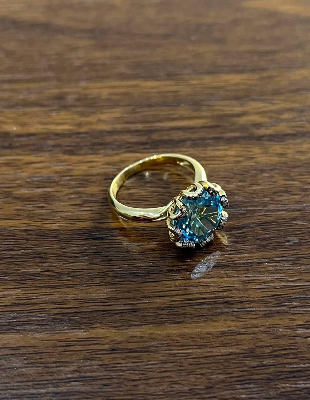 Round Swiss Blue Topaz Floral Flower Setting 14K Yellow Gold Diamonds Ring