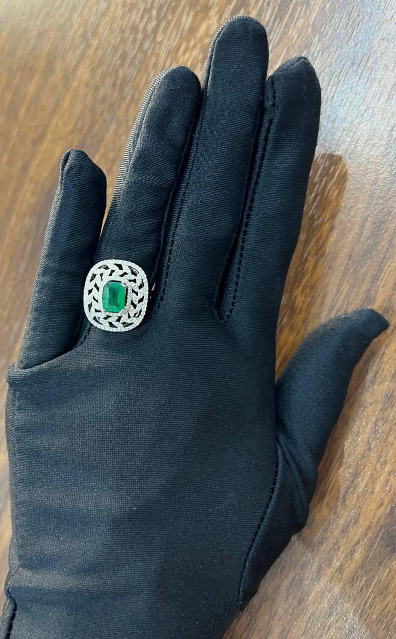 Green Emerald Diamonds Halo Lattice Scroll 14K White Gold Statement Classic Ring