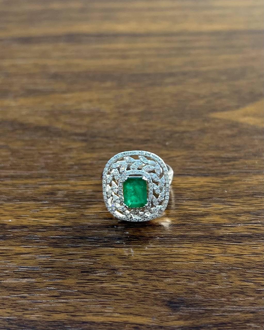 Green Emerald Diamonds Halo Lattice Scroll 14K White Gold Statement Classic Ring