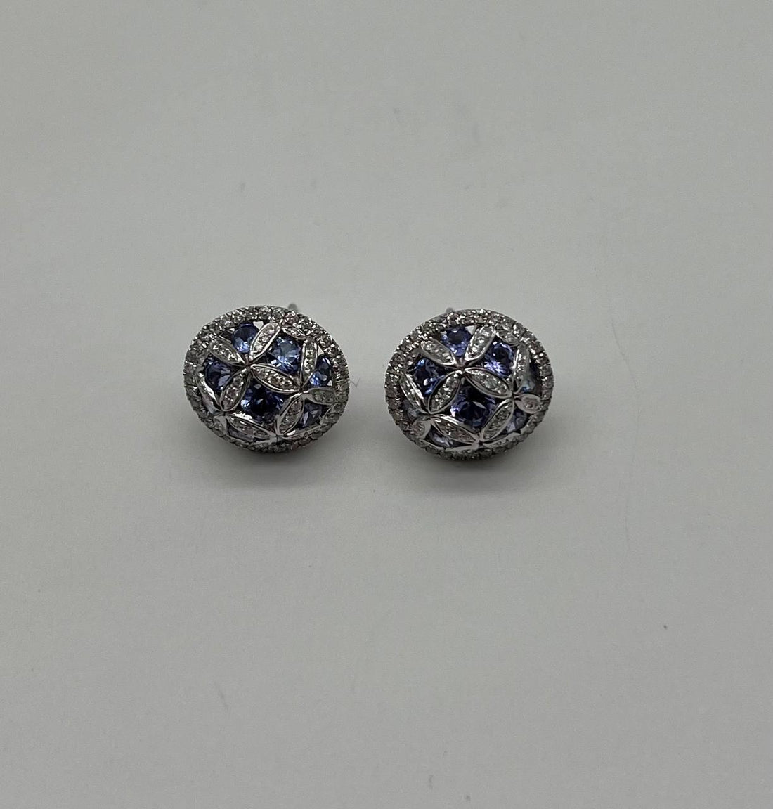 Light Blue Tanzanite White Diamonds 14K White Gold Unique Earrings & Ring Set