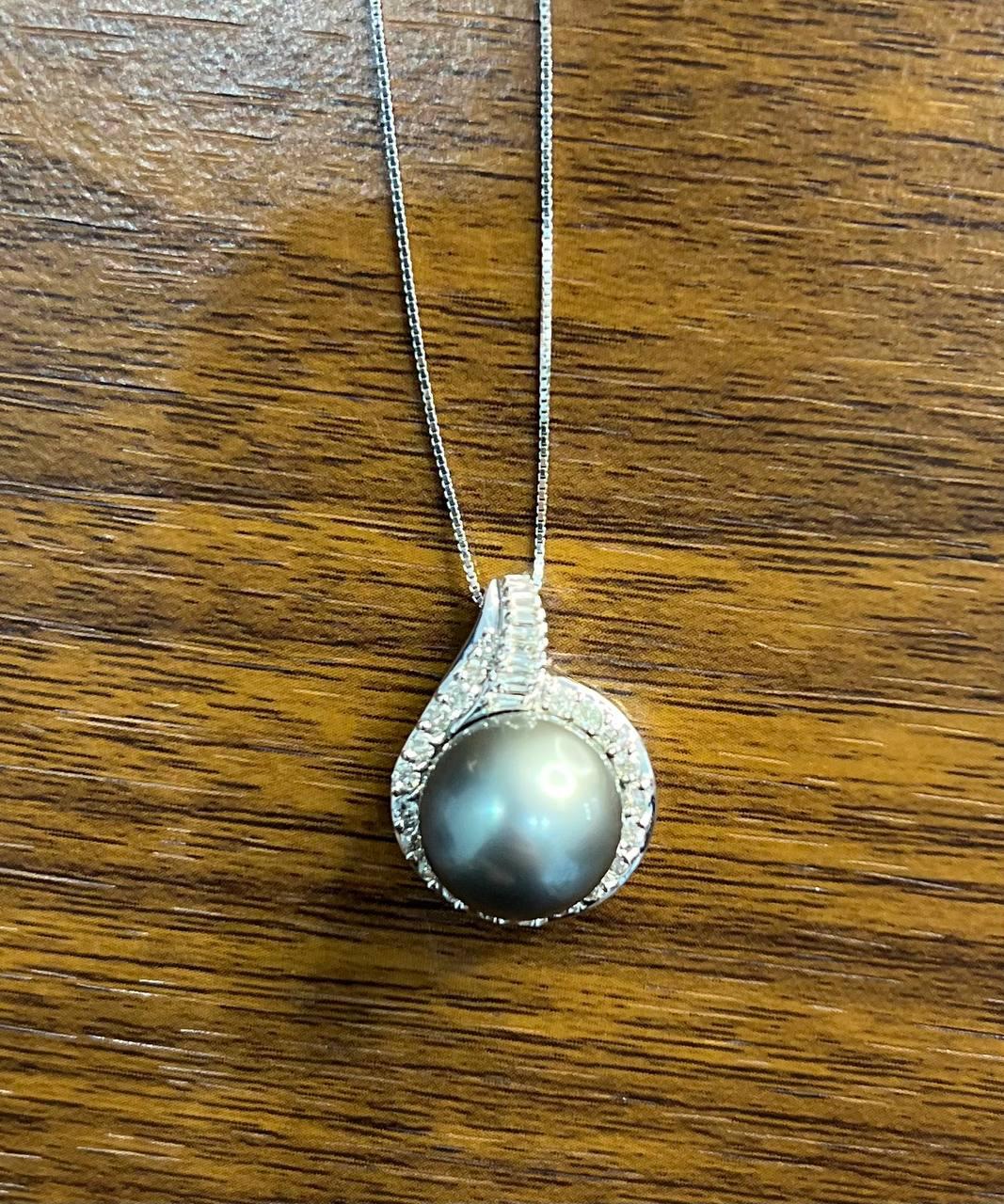 Silver Grey Black Tahitian Pearl Diamonds Halo 14K White Gold Pendant Necklace