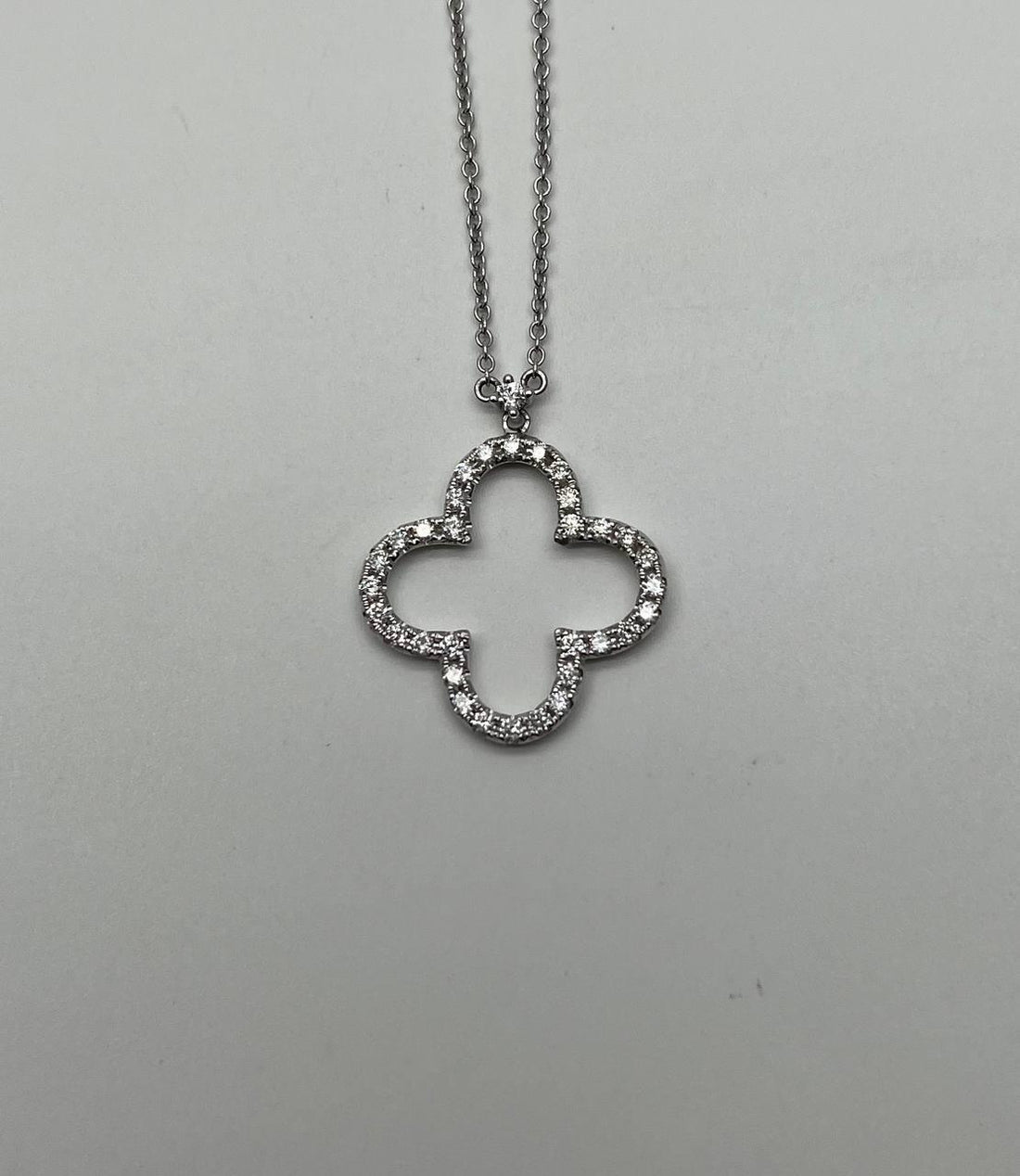 Quatrefoil Lucky Alhambra Clover Diamonds Halo Motif White Gold Pendant Necklace
