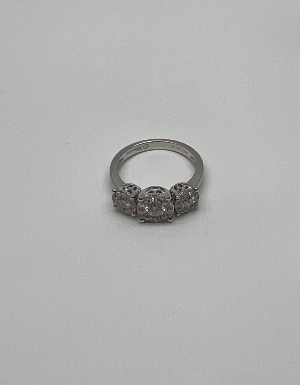 Diamonds Pave Set Round Cluster Halo 14K White Gold Statement Three Stone Ring