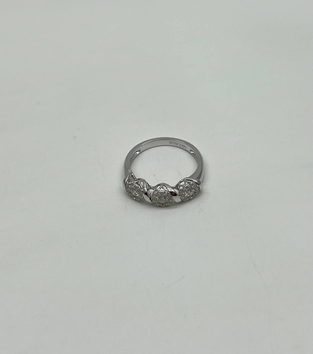 Diamonds Pave Set Round Cluster Halo Set White Gold Statement Three Stone Ring