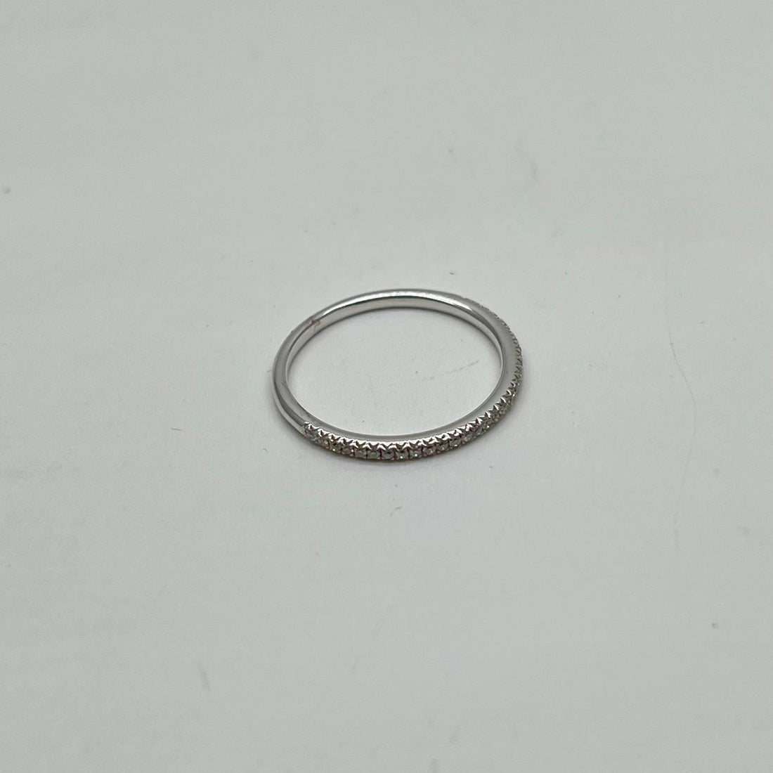 Classic Inset Round Brilliant Diamond Line 14K White Gold Thin Band Ring