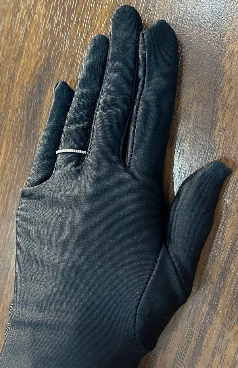 Classic Inset Round Brilliant Diamond Line 14K White Gold Thin Band Ring