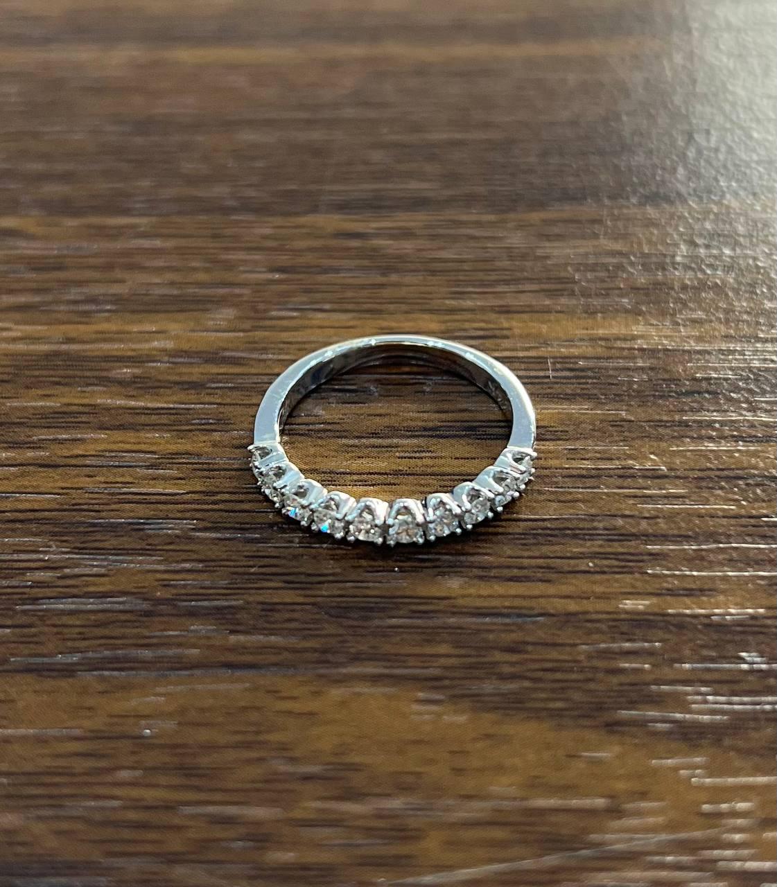 Classic Scallop Set Round Brilliant Diamond Line 14K White Gold Band Ring