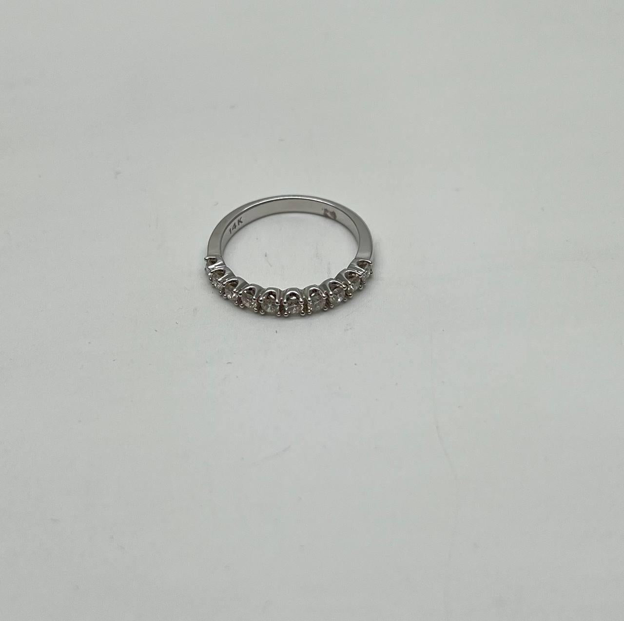 Classic Scallop Set Round Brilliant Diamond Line 14K White Gold Band Ring