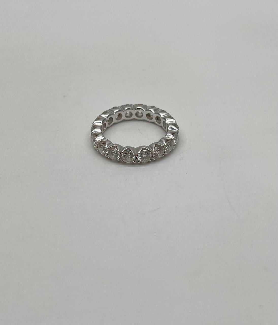 Classic Scallop Prong Set Eternity Round Brilliant Diamond White Gold Band Ring