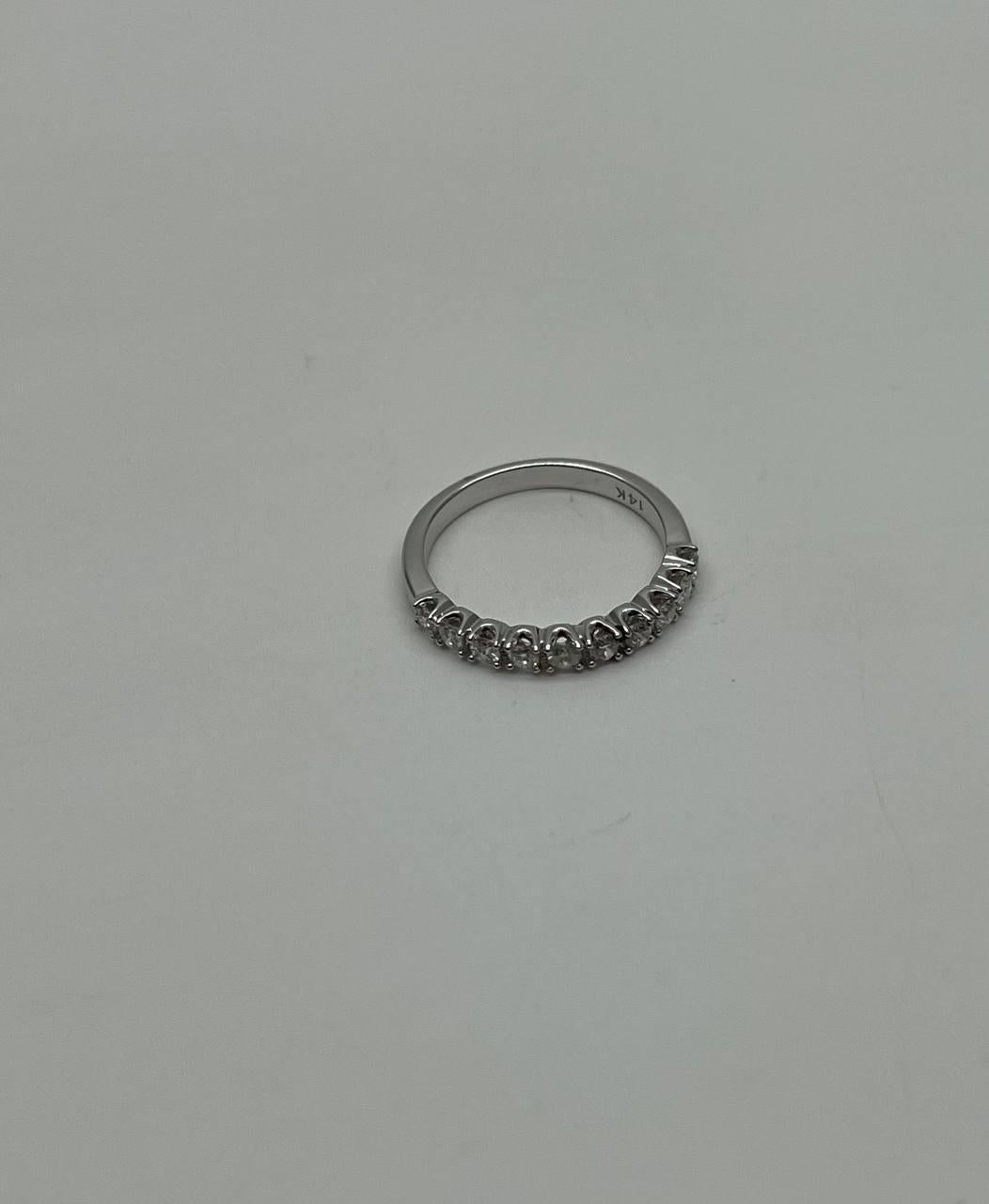 Classic Scallop Set Round Brilliant Diamond Line 14K White Gold Band Ring