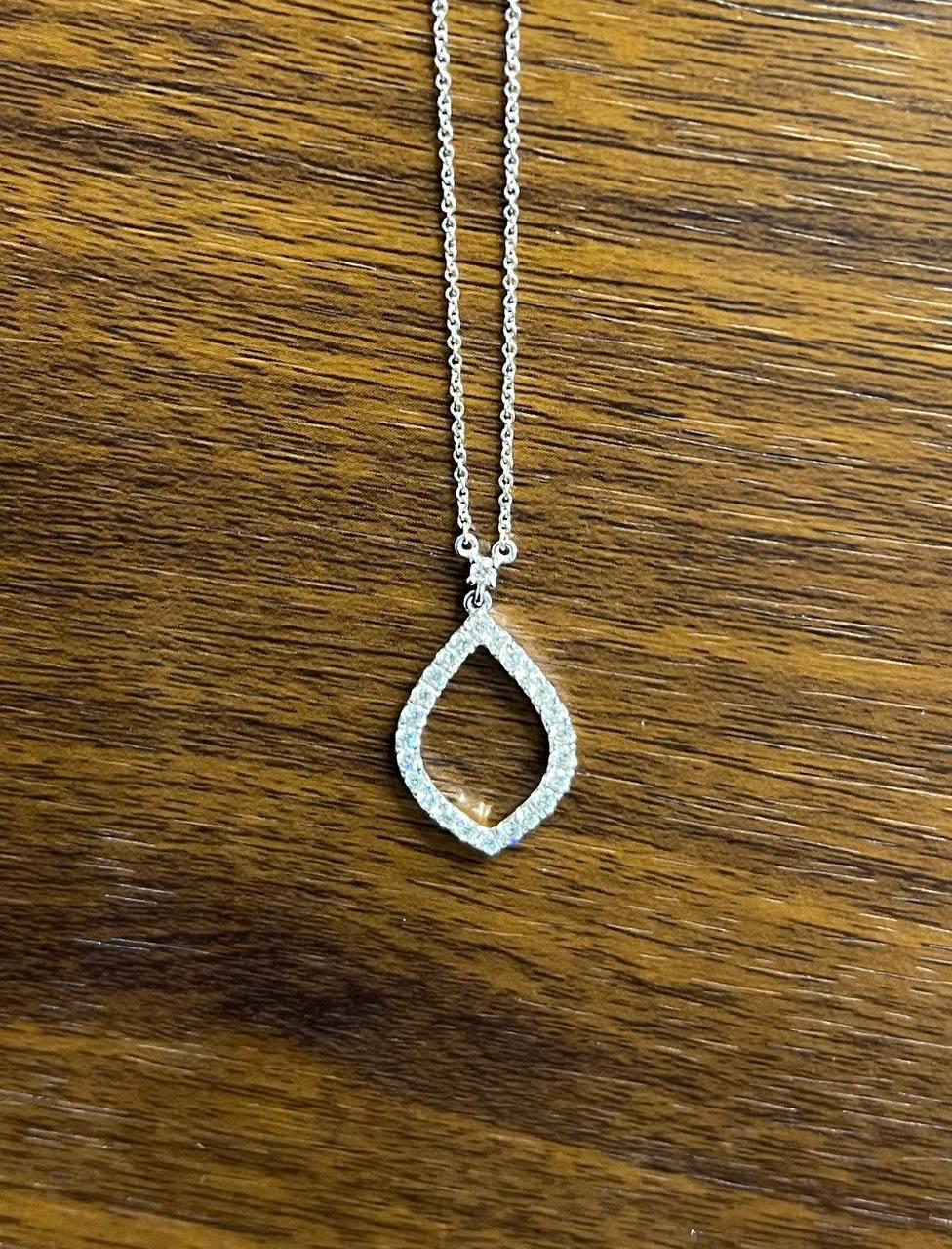 Marquise Oval Shape Rhombus Diamonds Halo Motif 18K White Gold Pendant Necklace