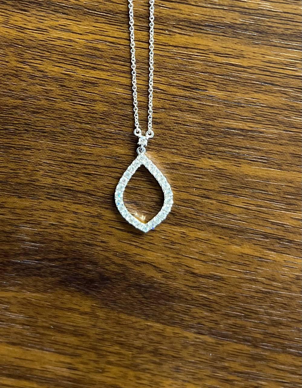 Marquise Oval Shape Rhombus Diamonds Halo Motif 18K White Gold Pendant Necklace