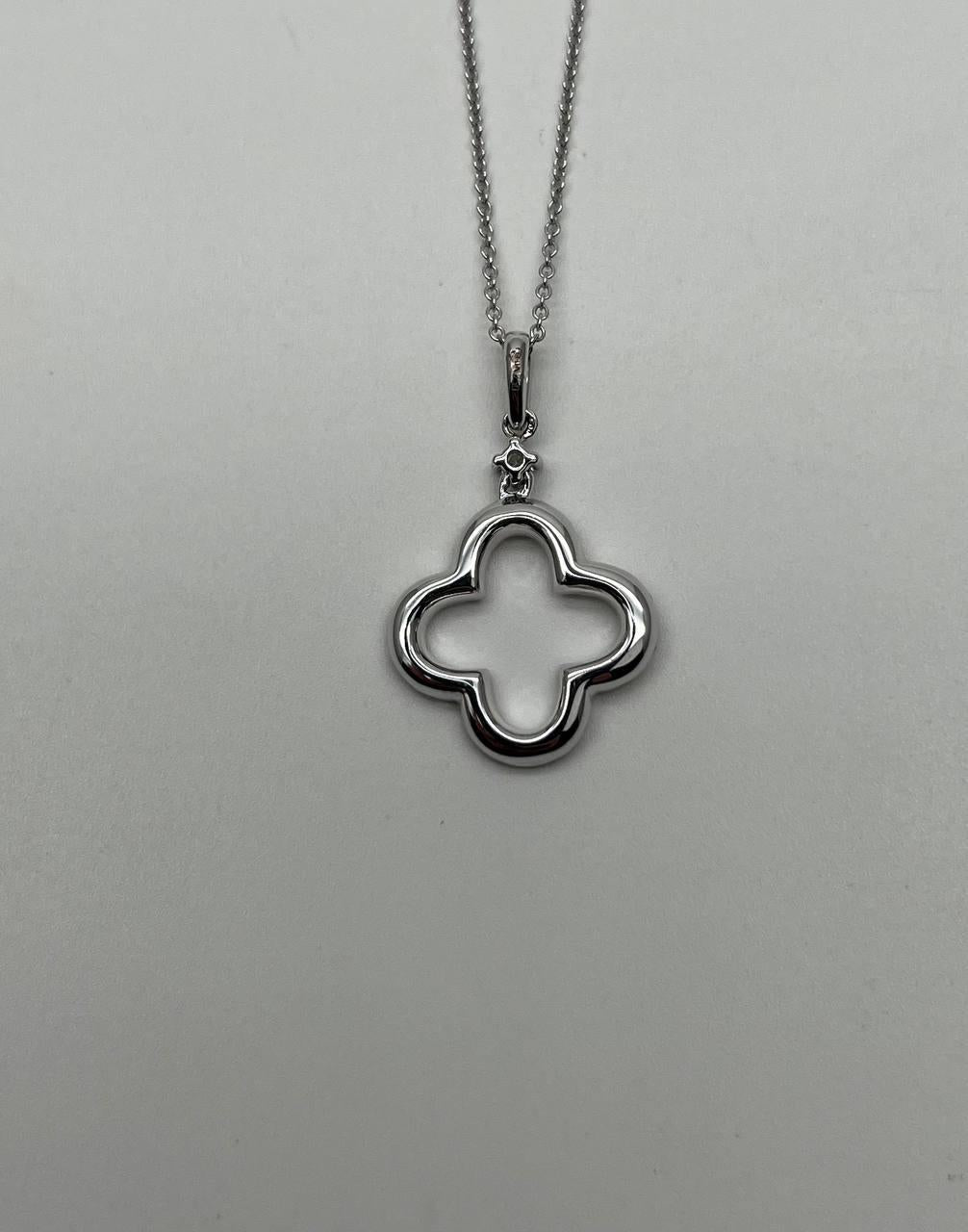 Quatrefoil Lucky Alhambra Clover Diamonds Halo Motif White Gold Pendant Necklace