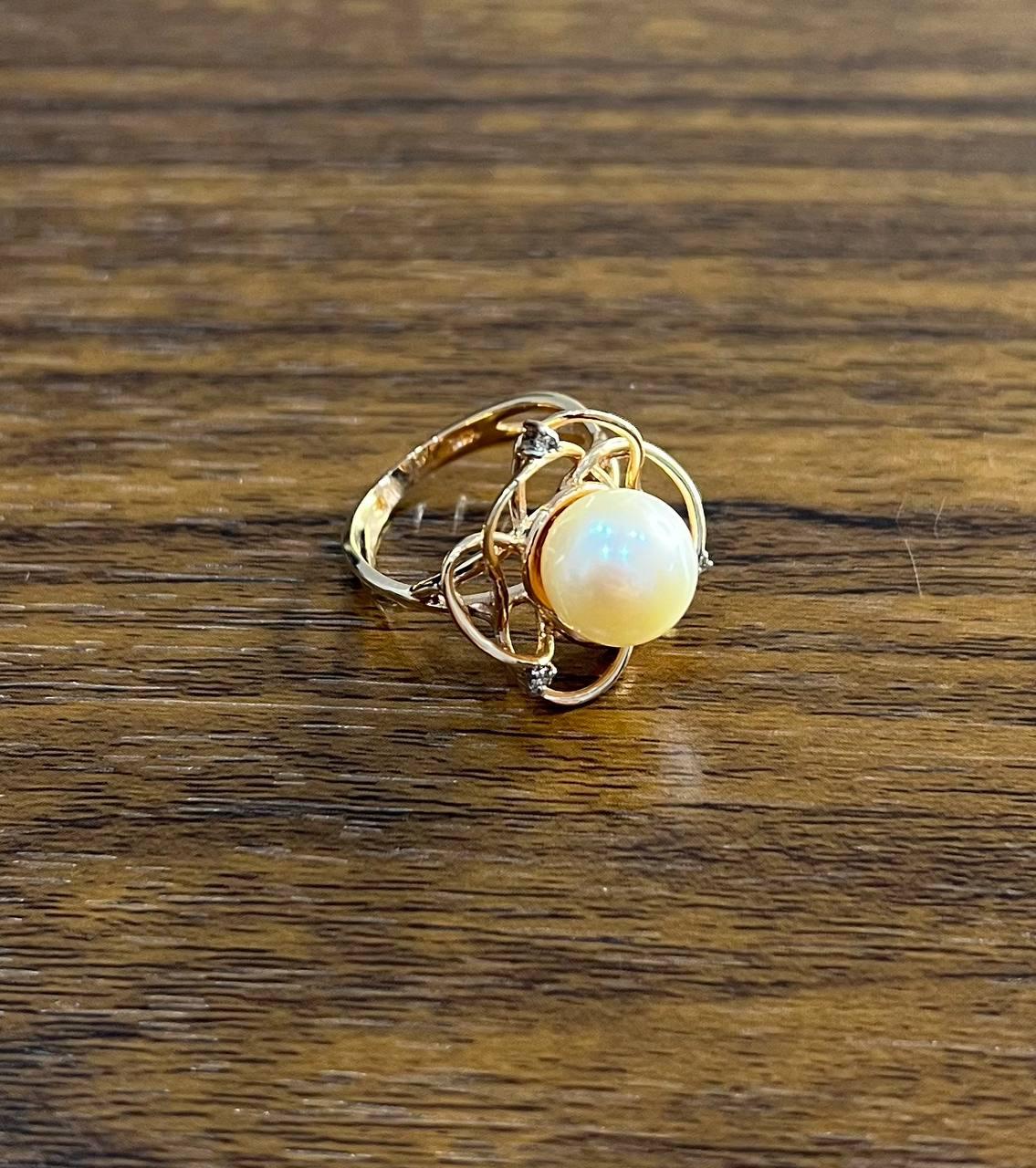 Round White Pearl Saturn Floral Flower Motif 14K Yellow Gold Statement Ring