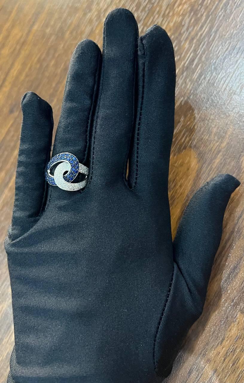 Intertwining Blue Sapphires Diamonds Interlocking Shapes White Gold Fashion Ring