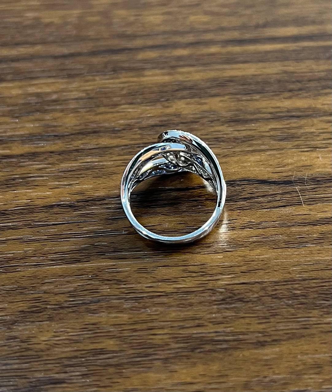 Intertwining Blue Sapphires Diamonds Interlocking Shapes White Gold Fashion Ring