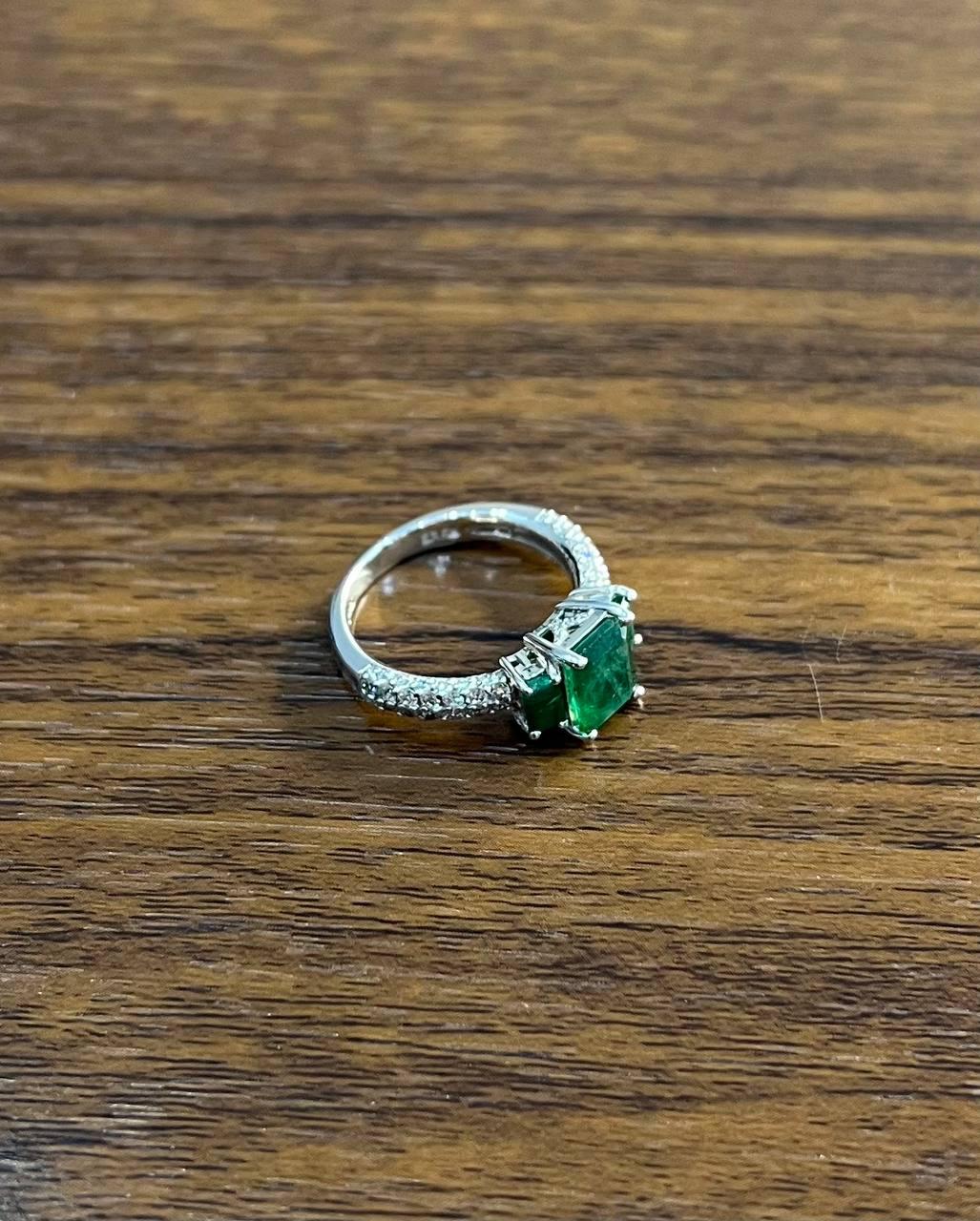 Green Emerald Three Stone Diamond 14K White Gold Classic Statement Ring