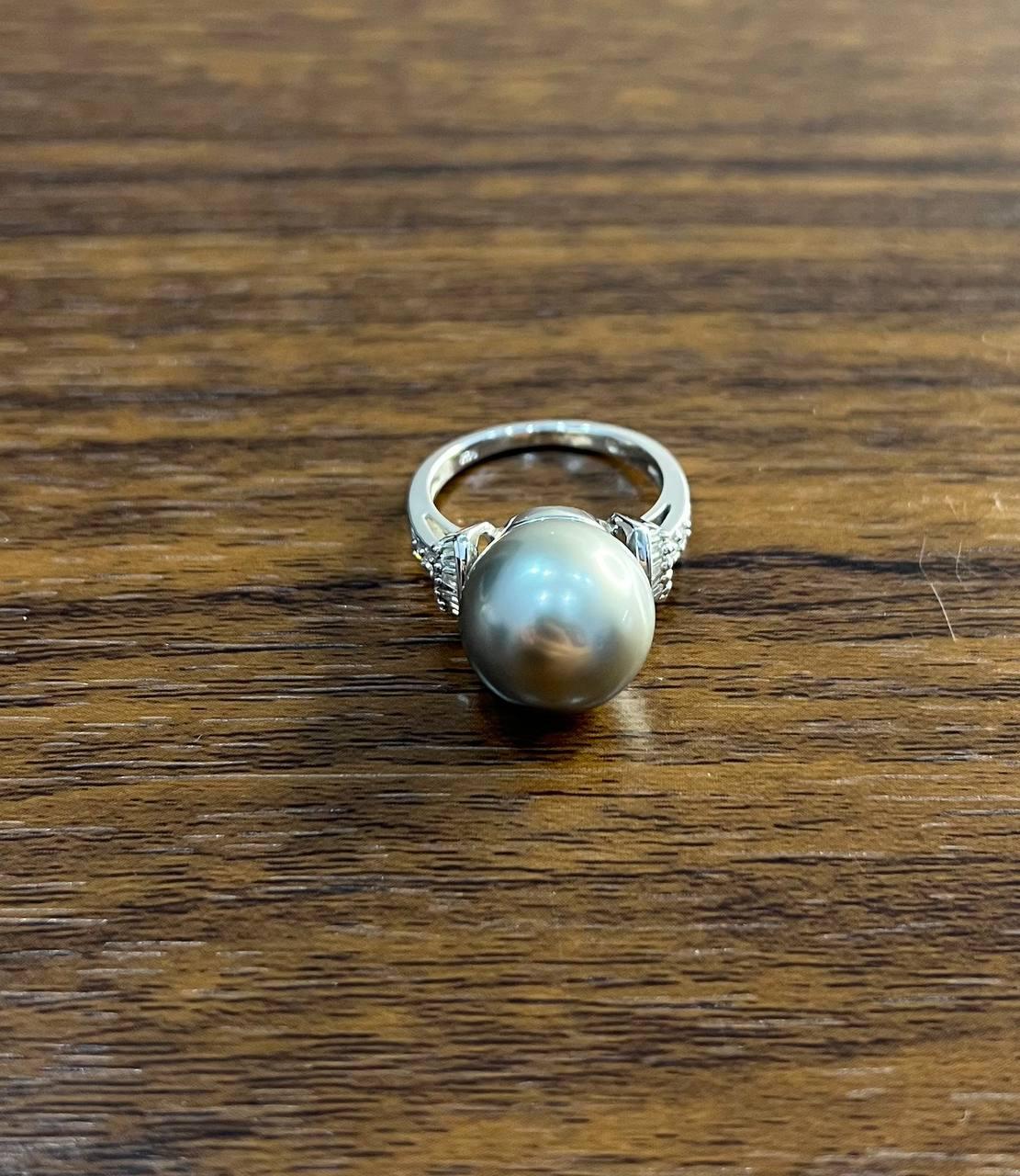 Grey Silver Black Tahitian Pearl 14K White Gold Diamond Baguette Statement Ring