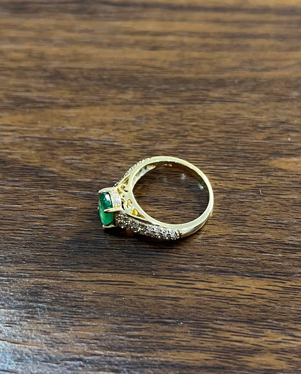 Oval Shape Green Emerald Diamond Pave Set 14K Yellow Gold Classic Ring