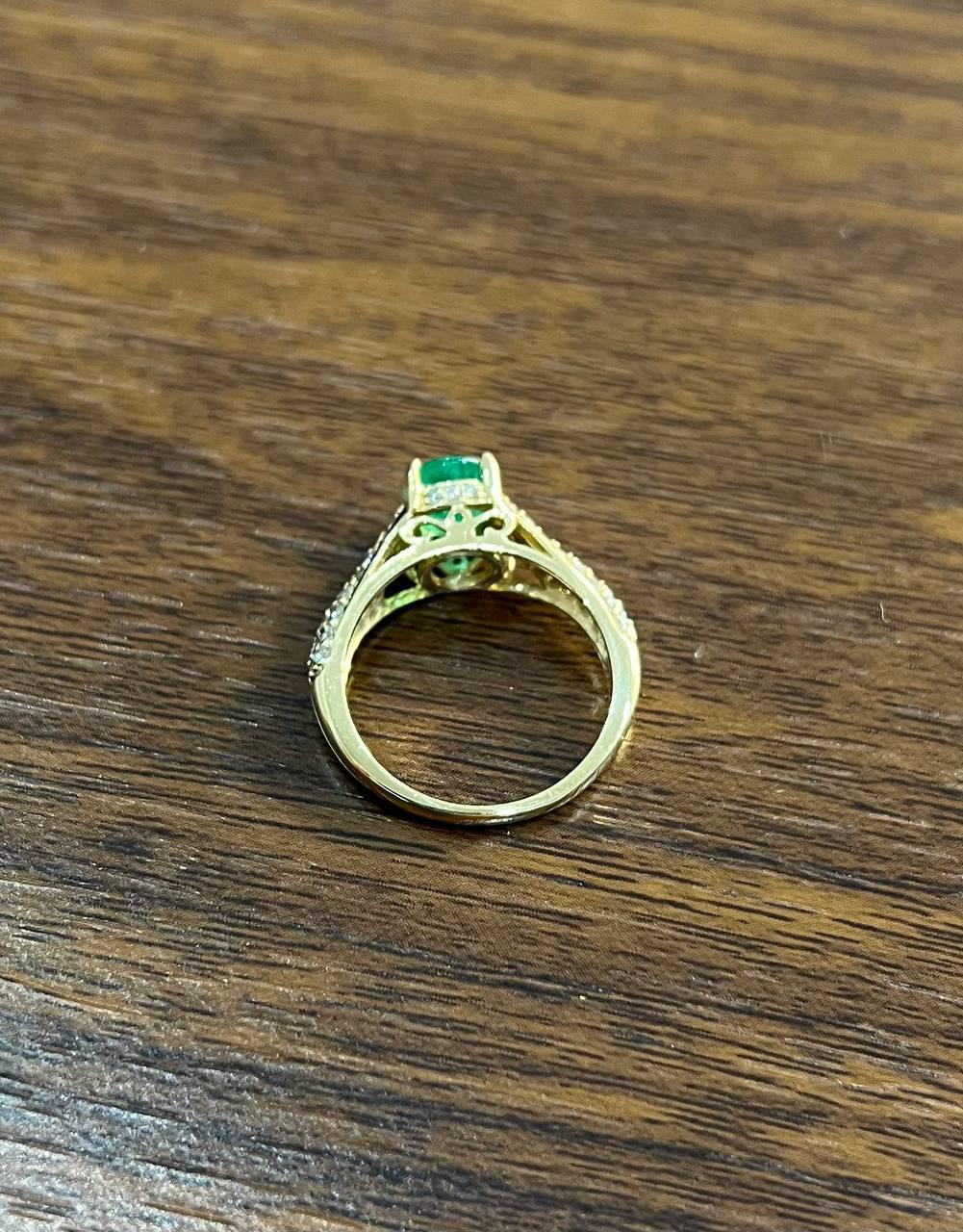 Oval Shape Green Emerald Diamond Pave Set 14K Yellow Gold Classic Ring