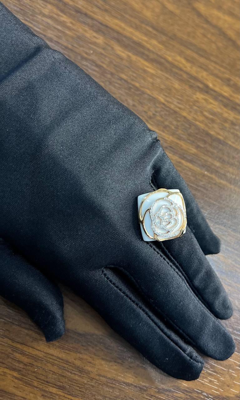 White Agate Diamond 18 Karat Rose Gold Rose Theme Flowers Floral Statement Ring