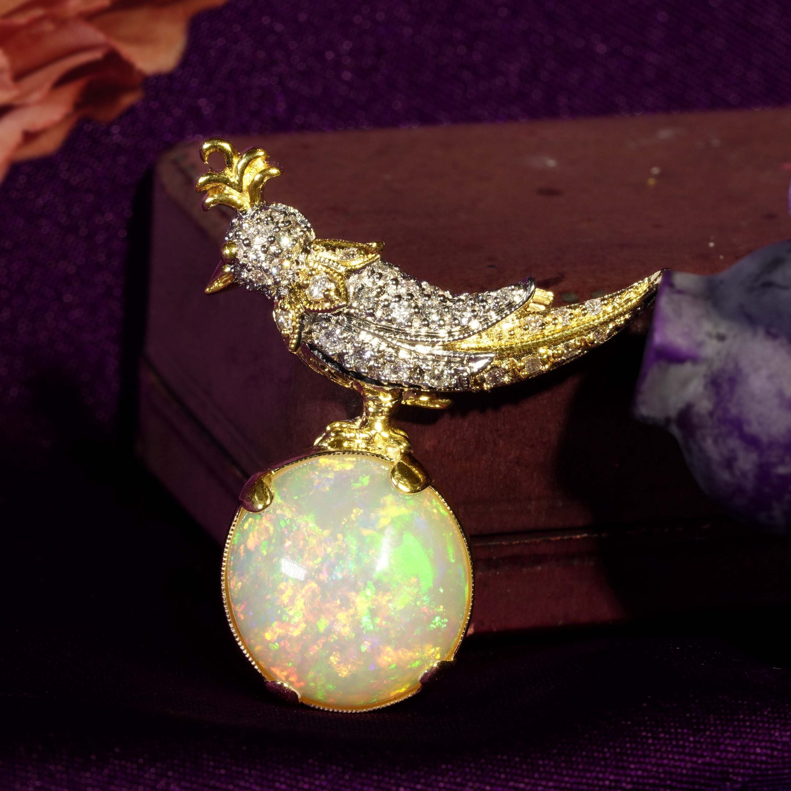 White Ethiopian Opal Diamond Vintage Style Wonderful Bird Parrot Gold Pin Brooch