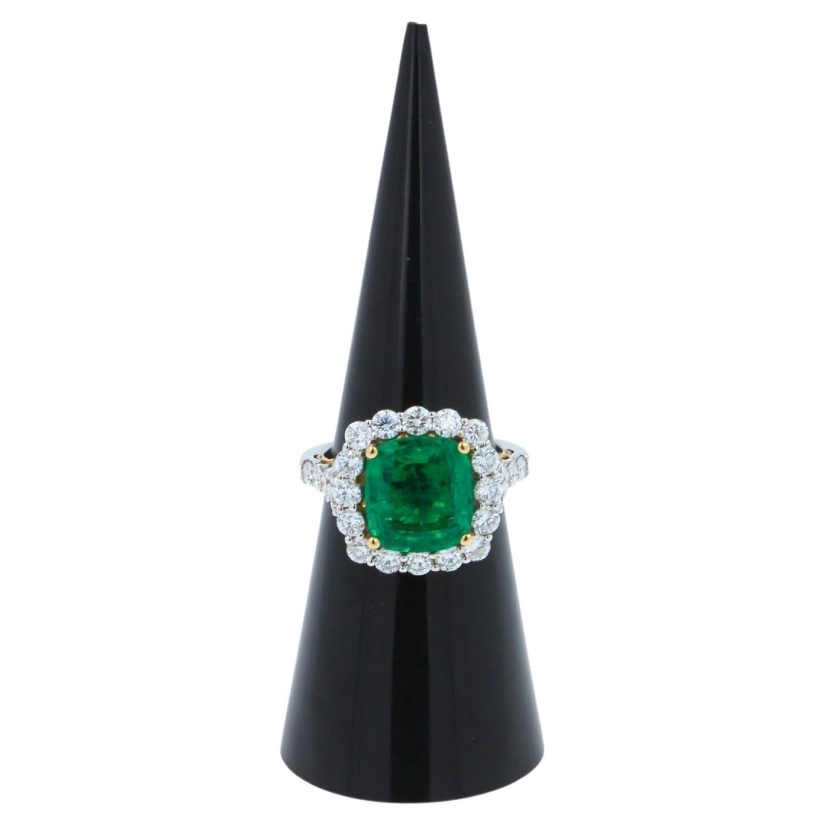 Classic Cushion Cut Green Emerald 14k White Yellow Gold Ring with Diamond Halo