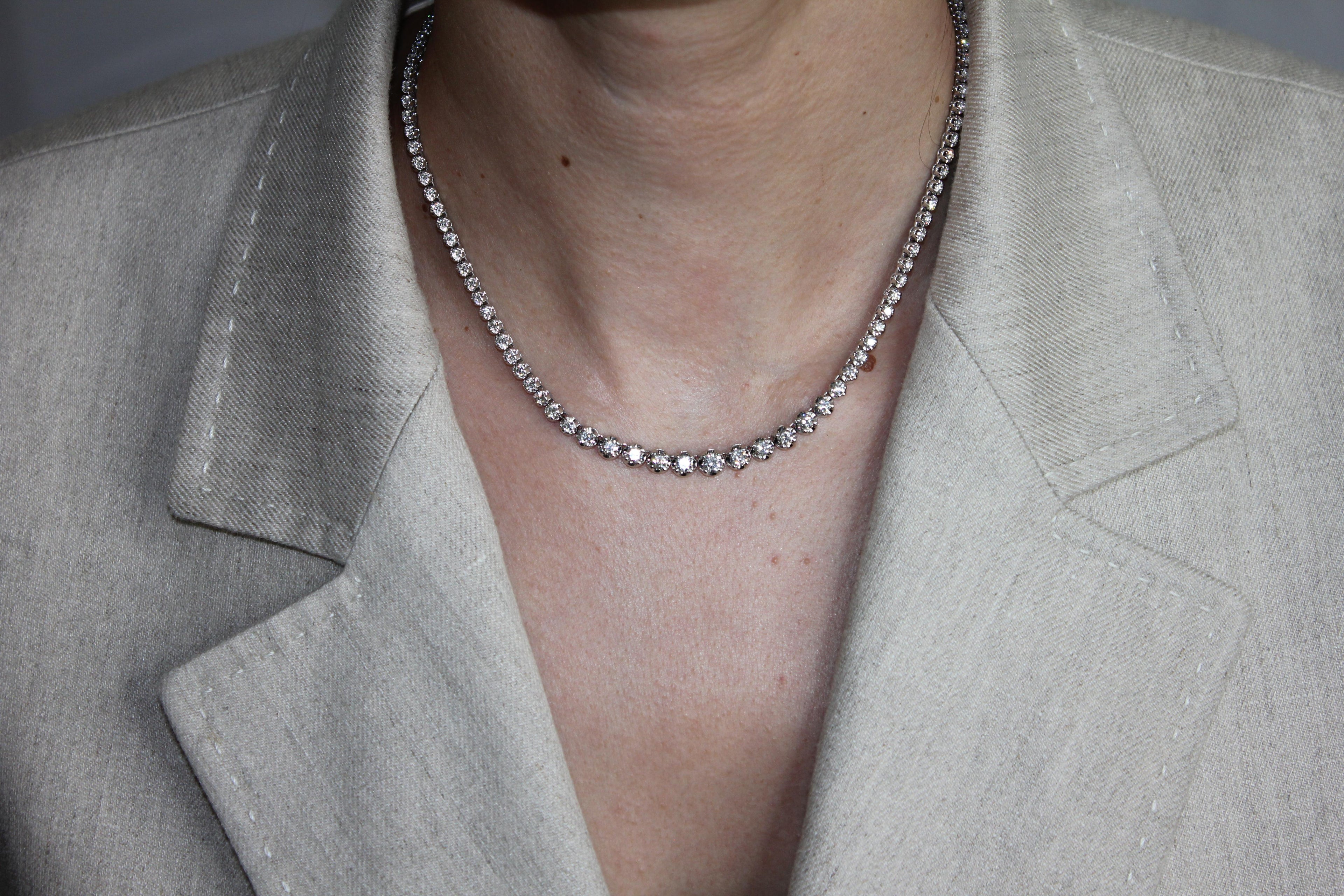 Diamond Classic Graduated Round Brilliant Tennis 18 Karat White Gold Necklace