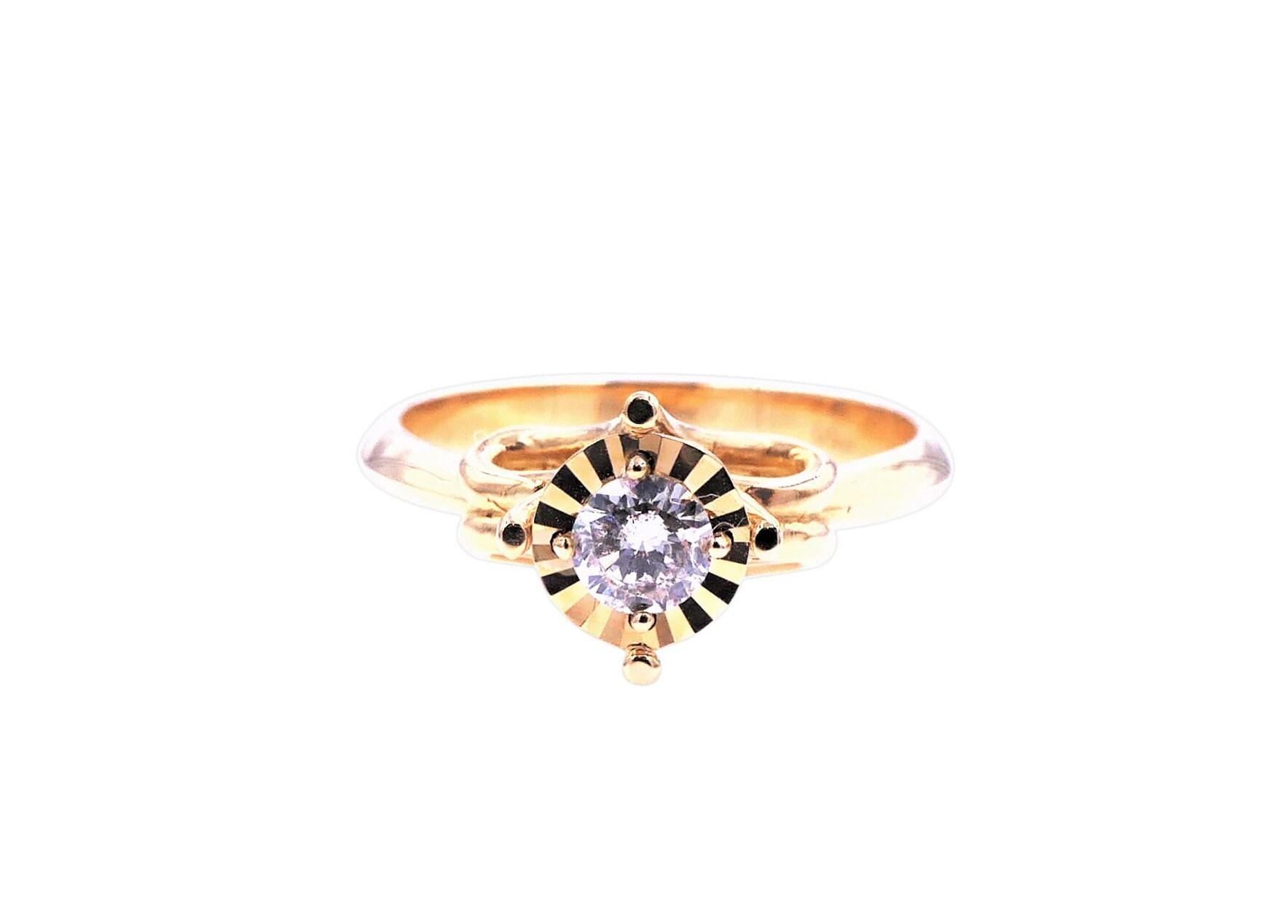 Diamond Round Brilliant Cut Silvery Grey Solitaire 18 Karat Yellow Gold Vintage