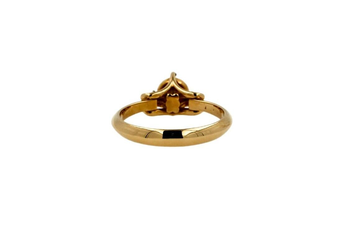 diamond round brilliant cut silvery grey solitaire 18 karat yellow gold vintage