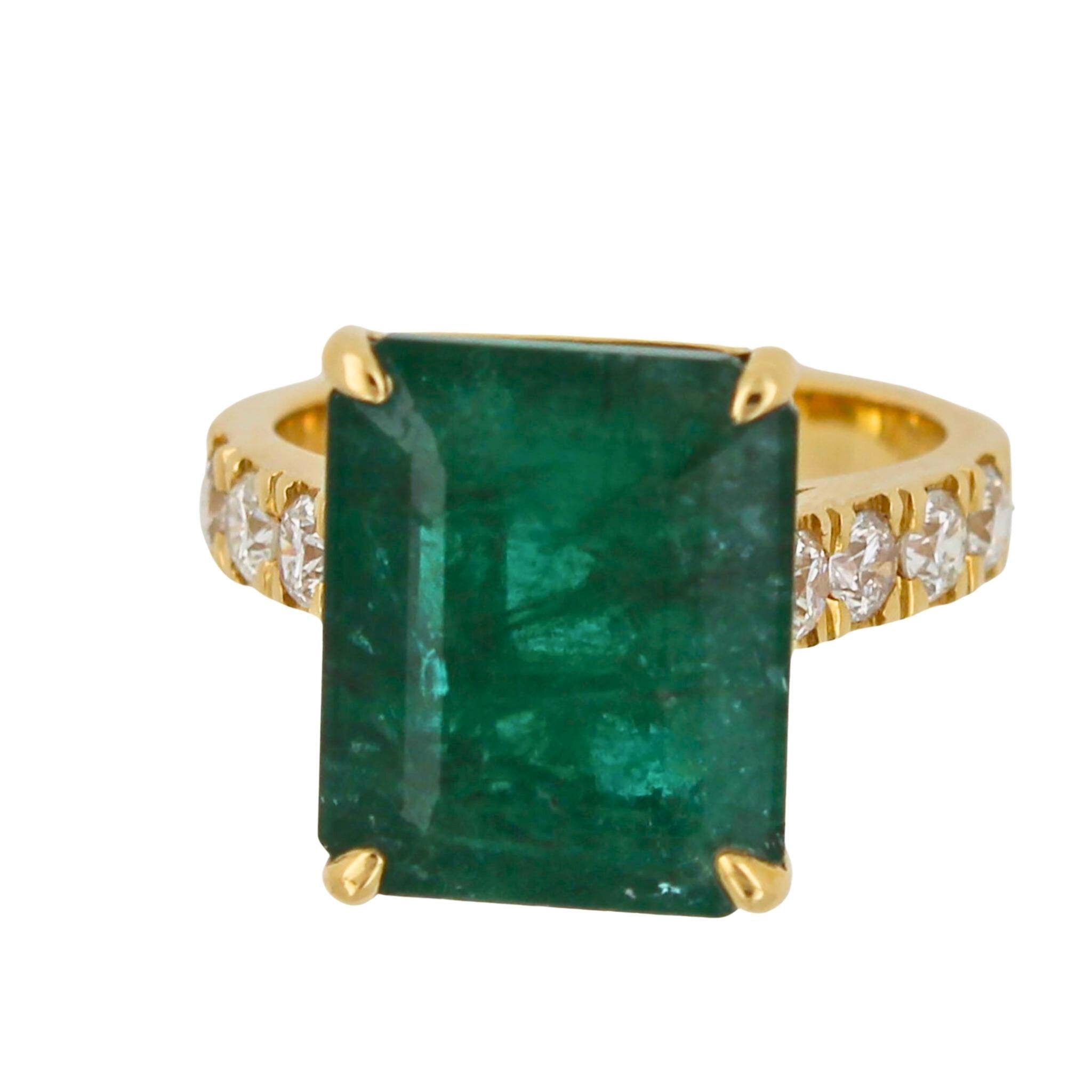 Emerald Diamond Cocktail Statement Vintage Style Luxury Yellow Gold Large Ring
