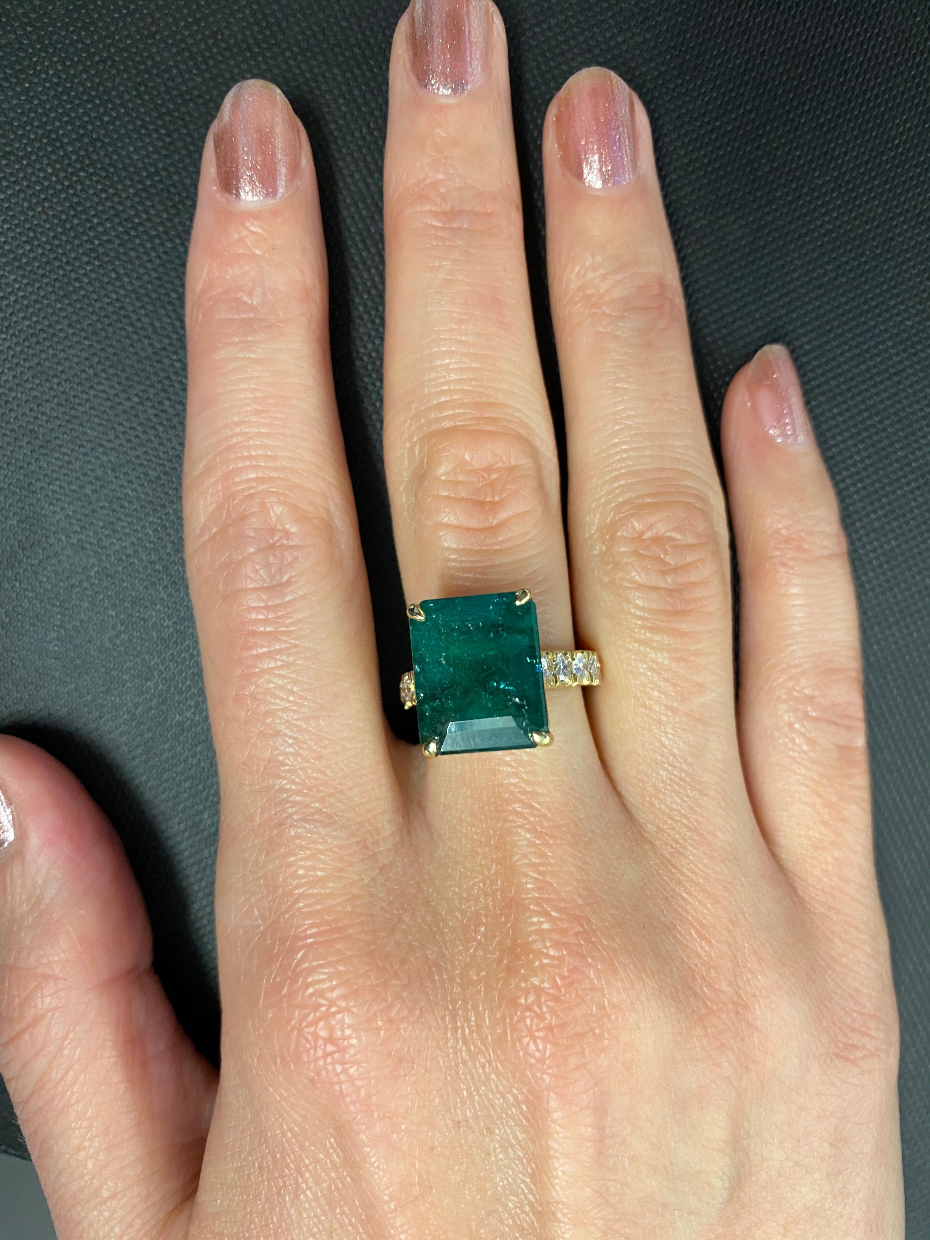 Emerald Diamond Cocktail Statement Vintage Style Luxury Yellow Gold Large Ring