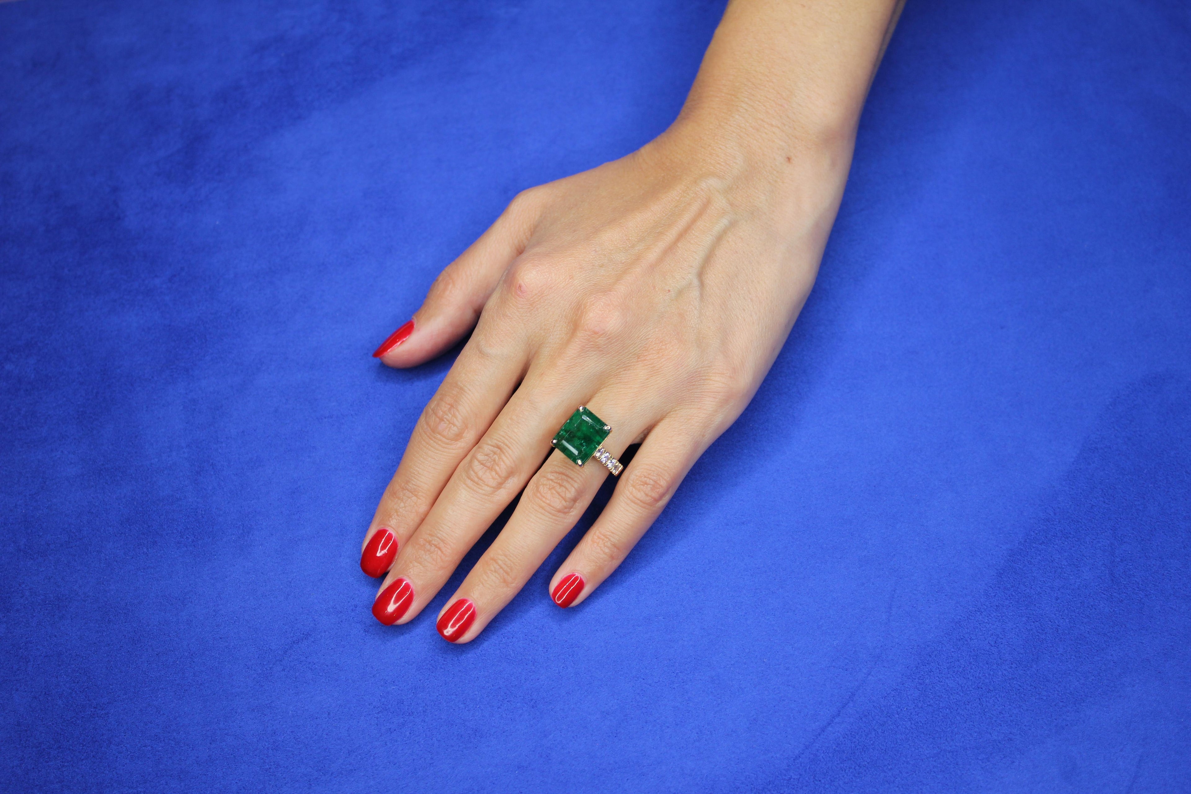 Emerald Diamond Cocktail Statement Vintage Style Luxury Yellow Gold Large Ring