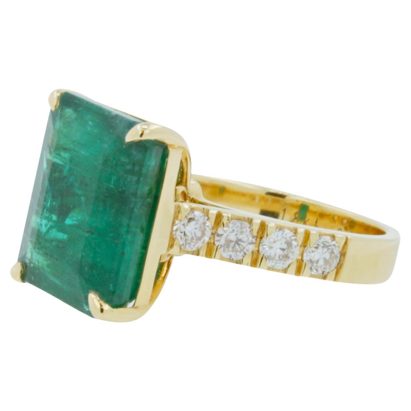 Emerald Diamond Cocktail Statement Vintage Style Luxury Yellow Gold Large Ring