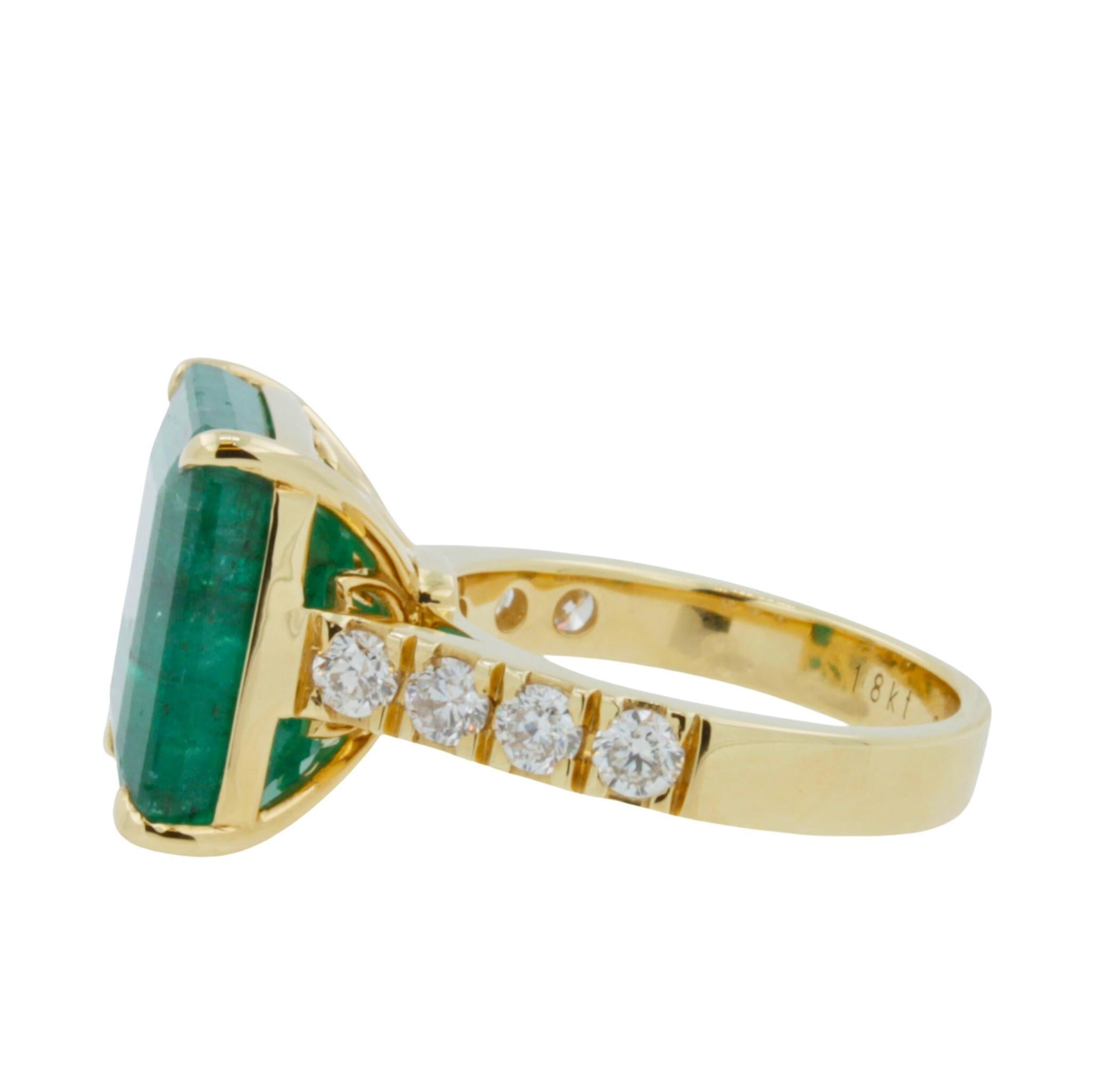 Emerald Diamond Cocktail Statement Vintage Style Luxury Yellow Gold Large Ring