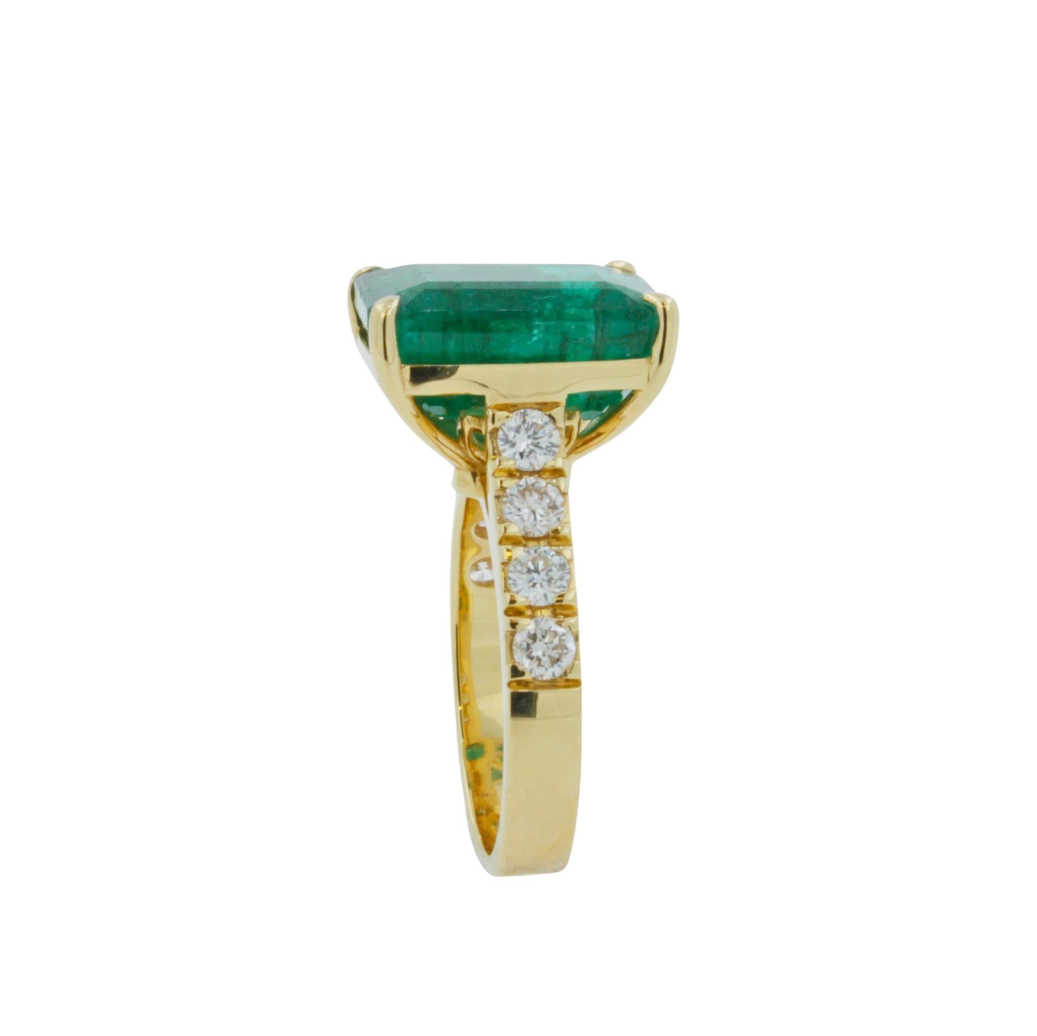 Emerald Diamond Cocktail Statement Vintage Style Luxury Yellow Gold Large Ring