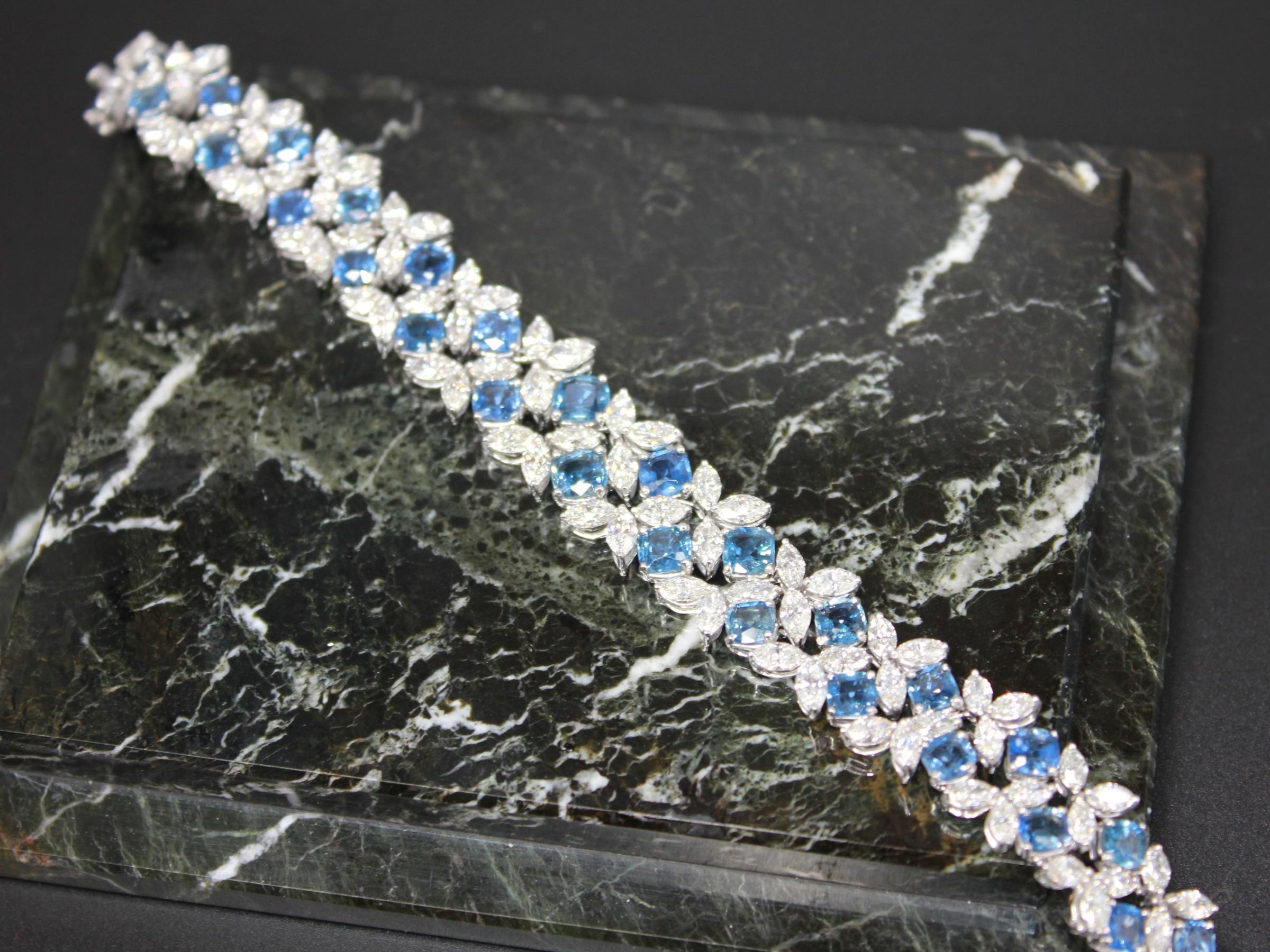 Multi Cushion Shape Blue Sapphire Diamond 18 Karat White Gold Tennis Bracelet