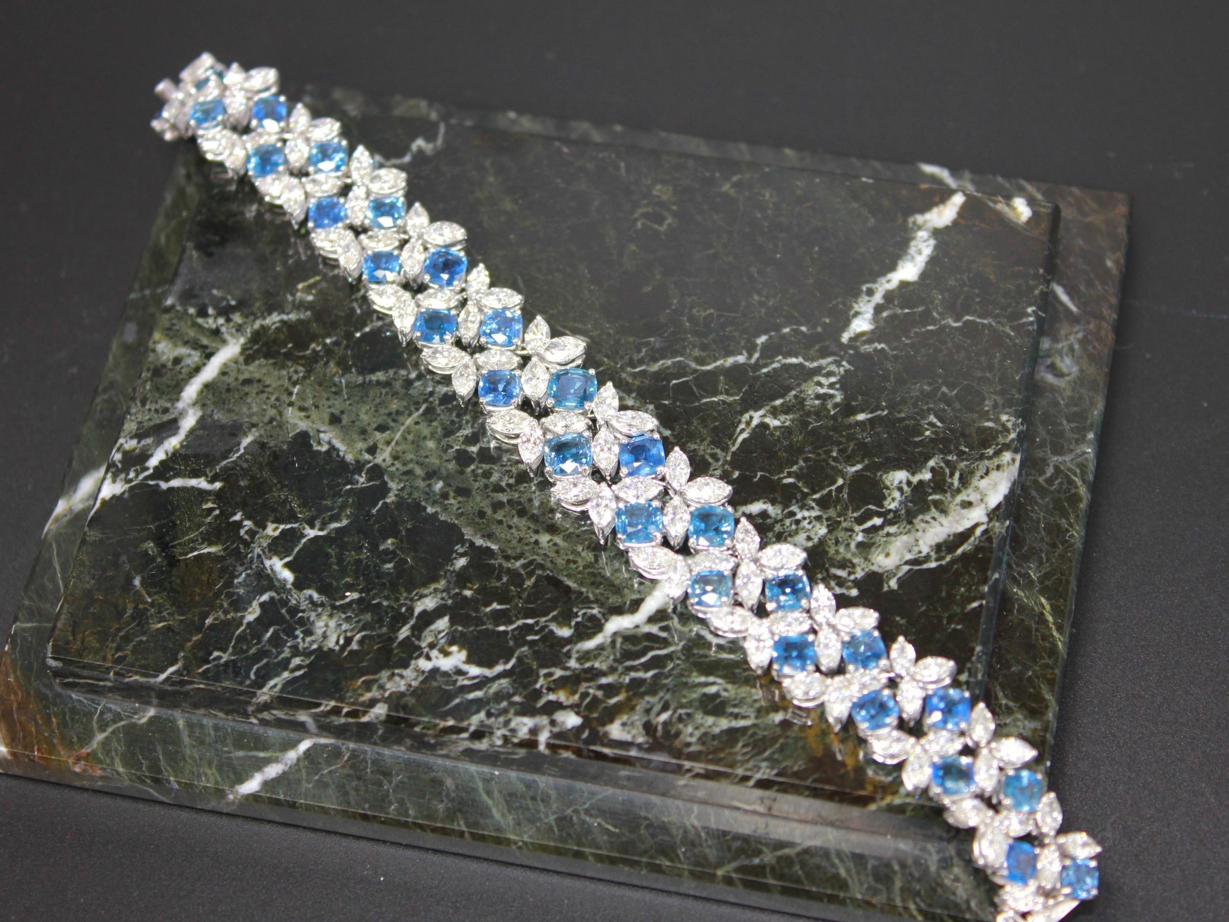 Multi Cushion Shape Blue Sapphire Diamond 18 Karat White Gold Tennis Bracelet