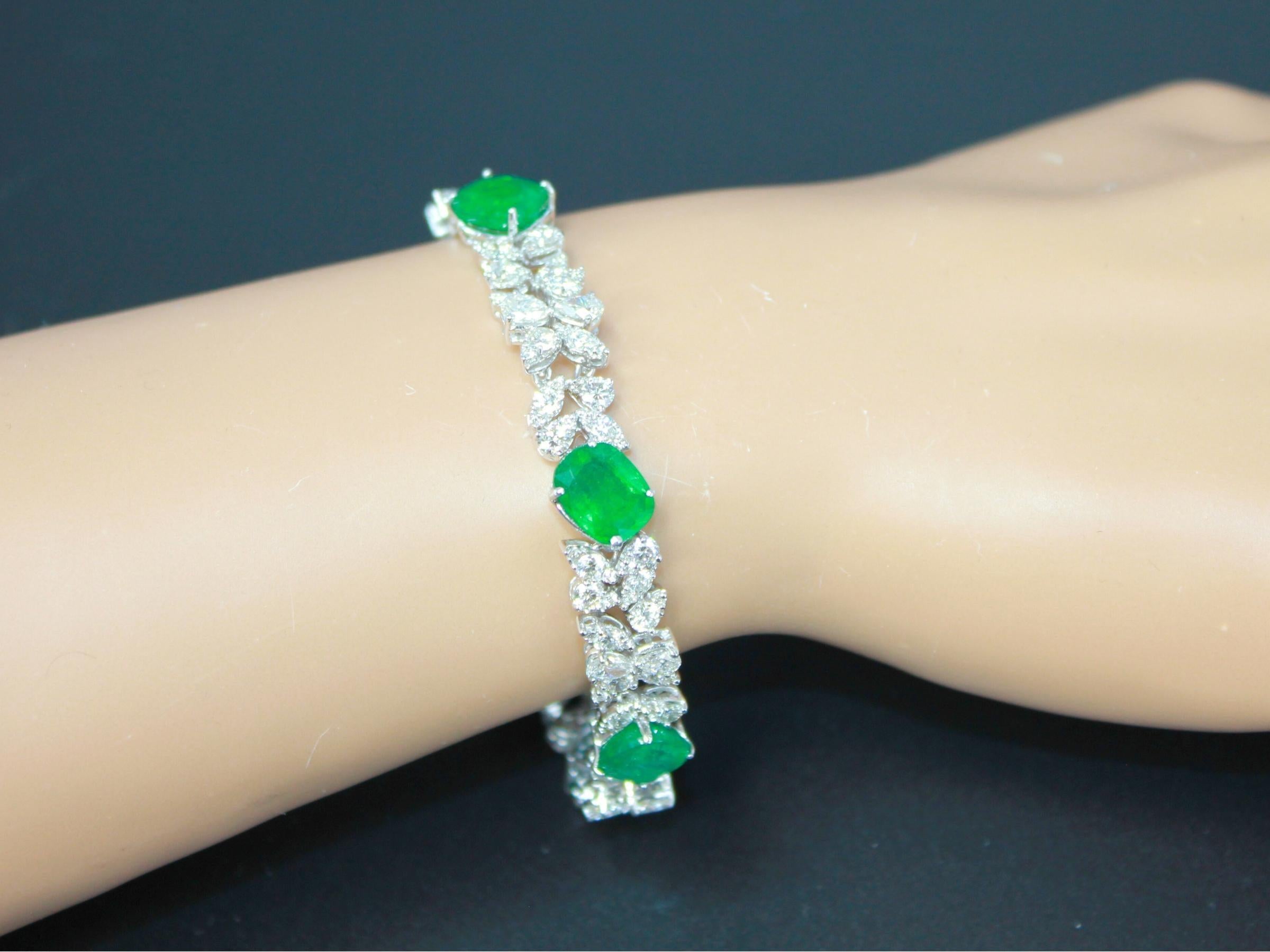 Multi Fancy Shape Green Emerald Diamond 18 Karat White Gold Tennis Bracelet