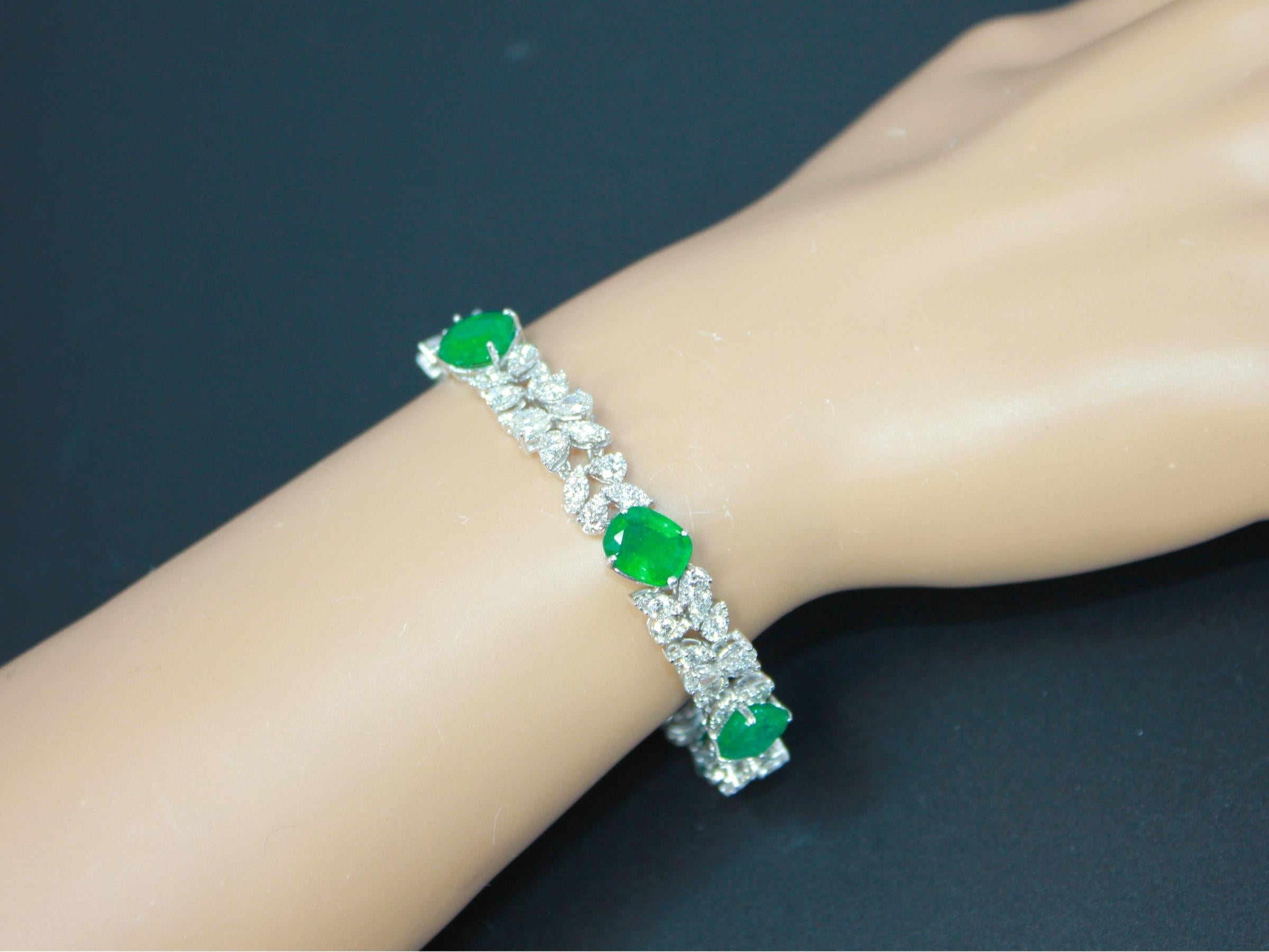 Multi Fancy Shape Green Emerald Diamond 18 Karat White Gold Tennis Bracelet